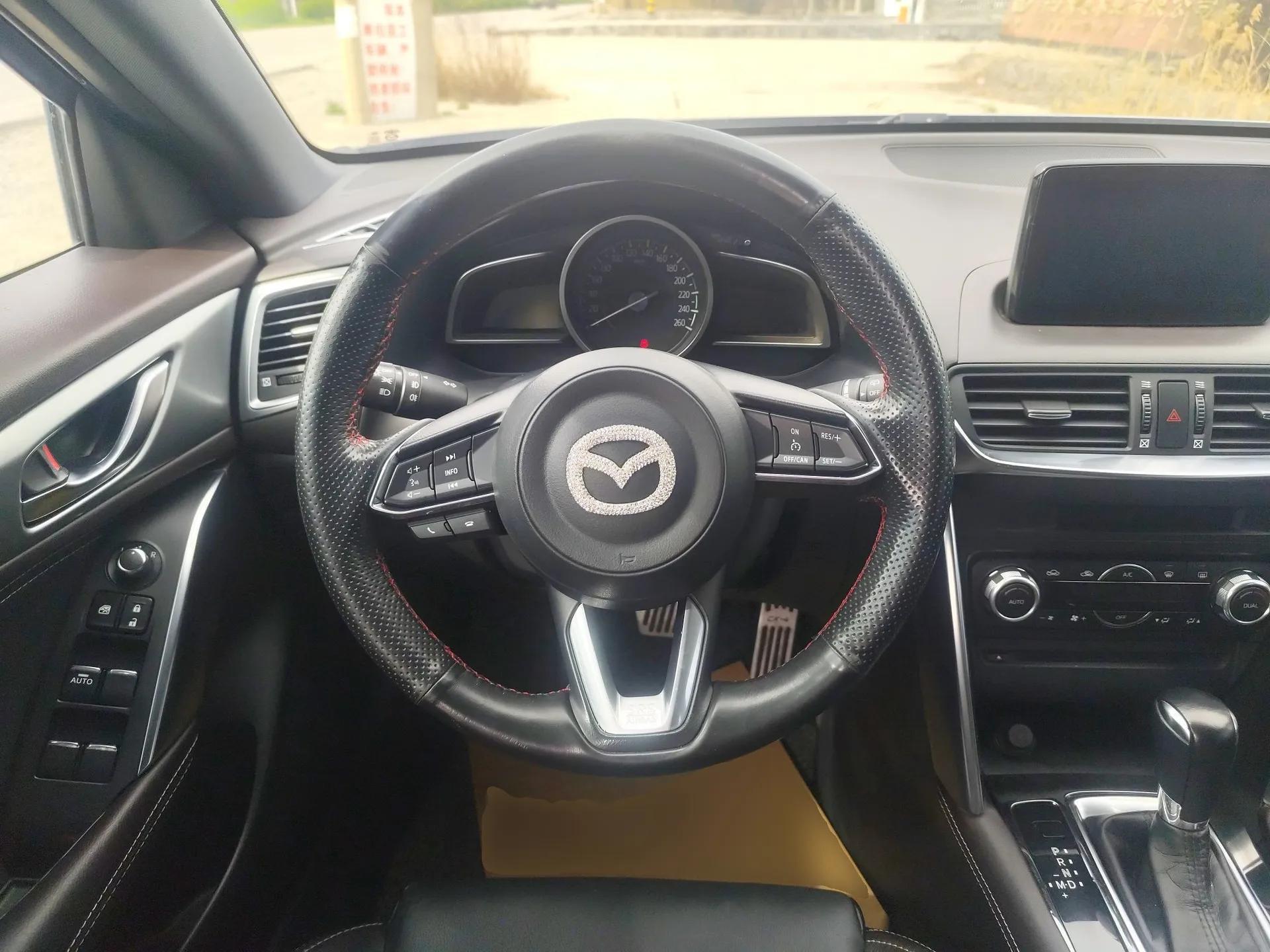 Mazda CX-4 2018 2.0L Automatic Two-Wheel Drive Blue Sky Luxury Edition — миниатюра 14