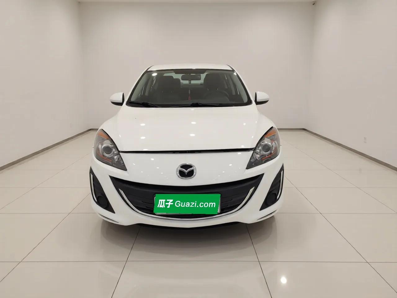Mazda 3 2015 Sedan 1.6L Manual Comfort Model — миниатюра 2
