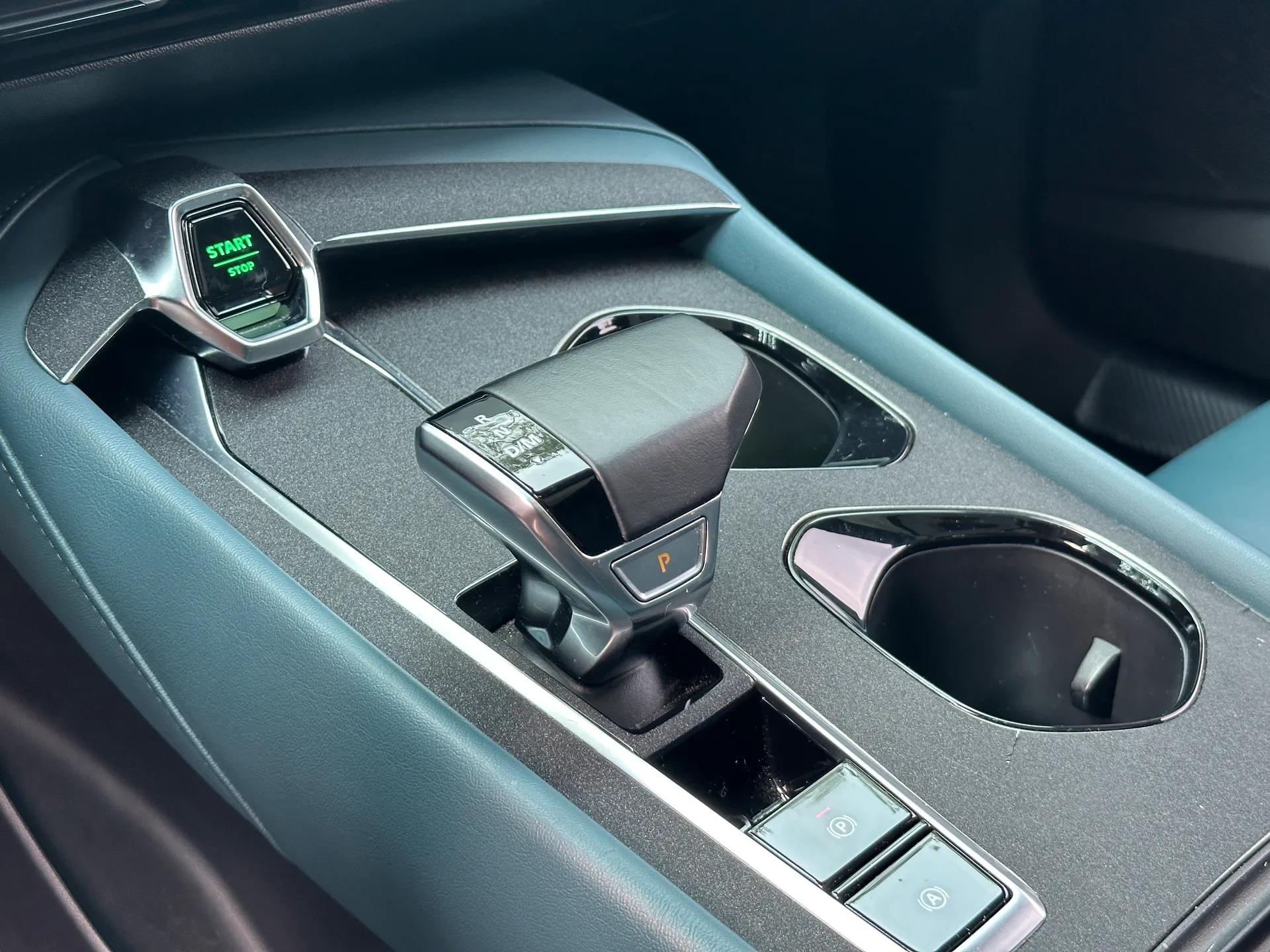 MG 7 2023 2.0T Automatic Trophy+ Ignition Glory Edition — миниатюра 23
