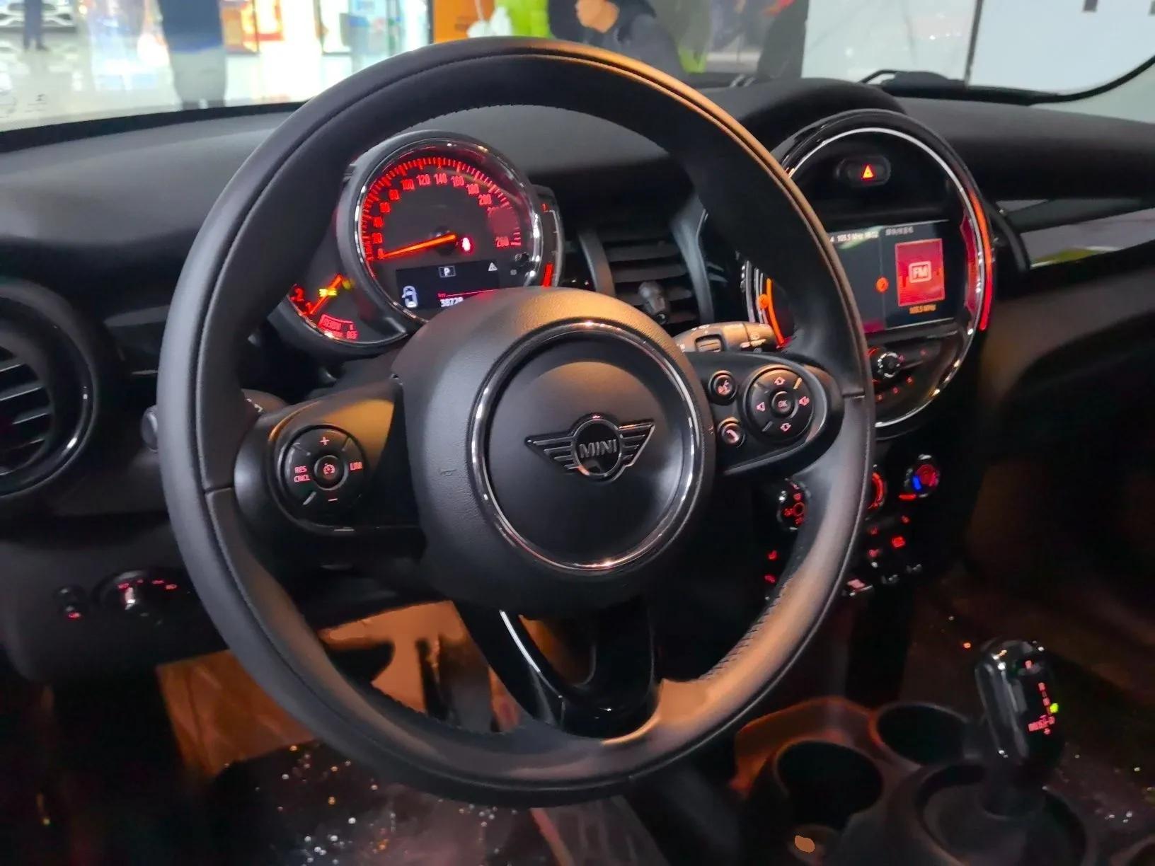 MINI 2018 1.5T COOPER Classic Edition — миниатюра 12