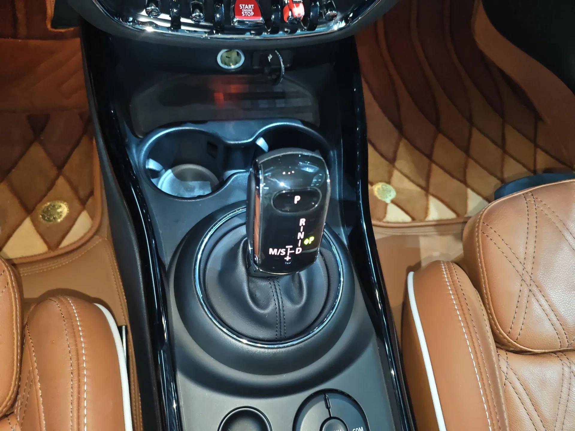 MINI Clubman 2019 1.5T COOPER Connoisseur — миниатюра 16