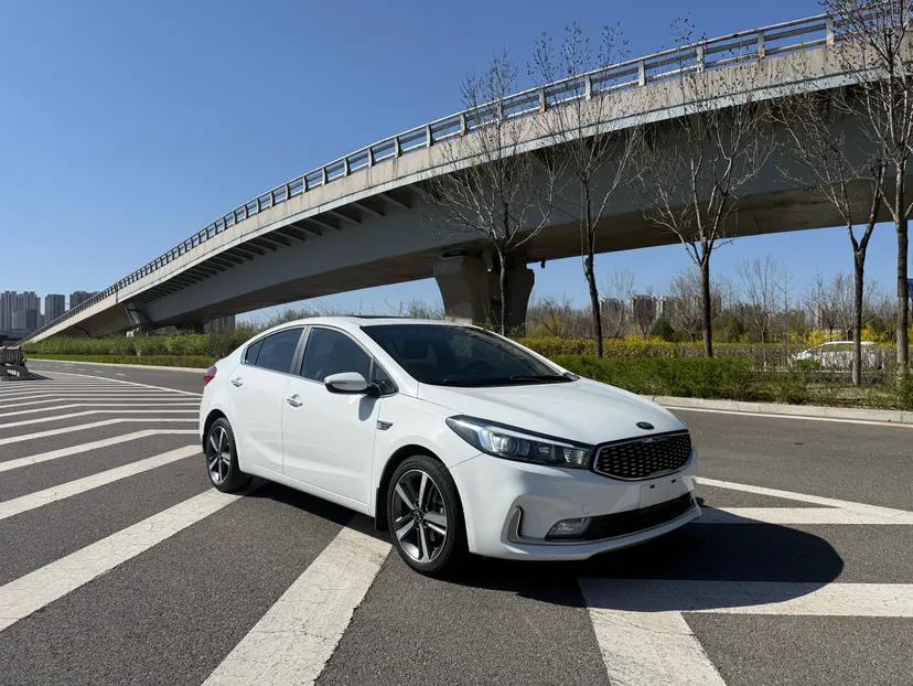 Kia K3 2017 1.6L Automatic 15th Anniversary Special Edition GLS — миниатюра 3
