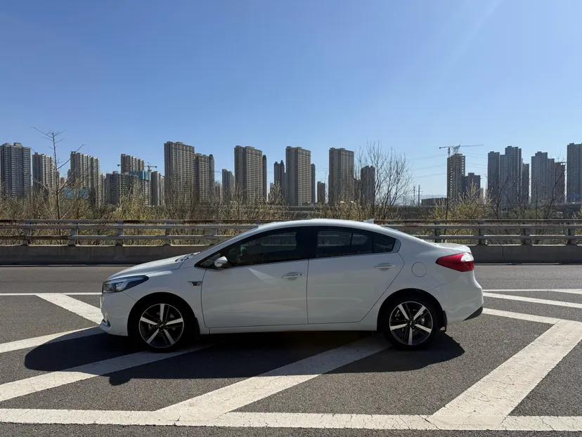 Kia K3 2017 1.6L Automatic 15th Anniversary Special Edition GLS — миниатюра 4