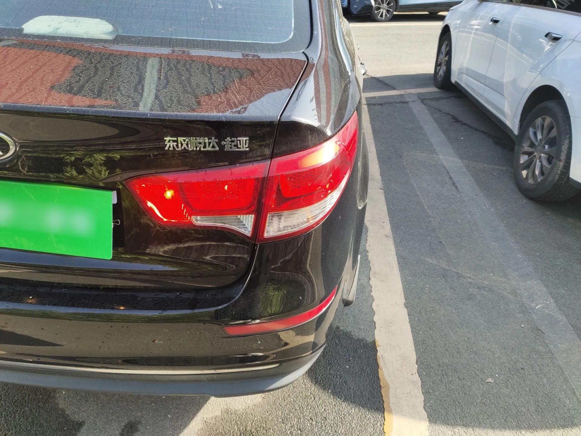Kia K2 2015 Sedan 1.4L Automatic GLS — миниатюра 8