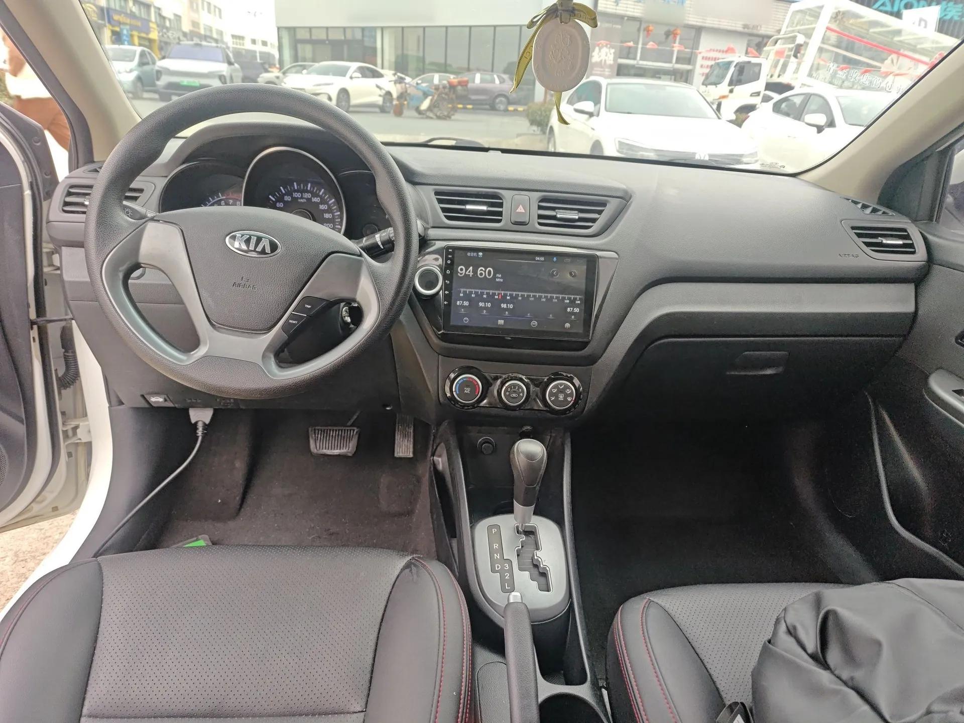 Kia K2 2015 Sedan 1.4L Automatic GLS — миниатюра 13