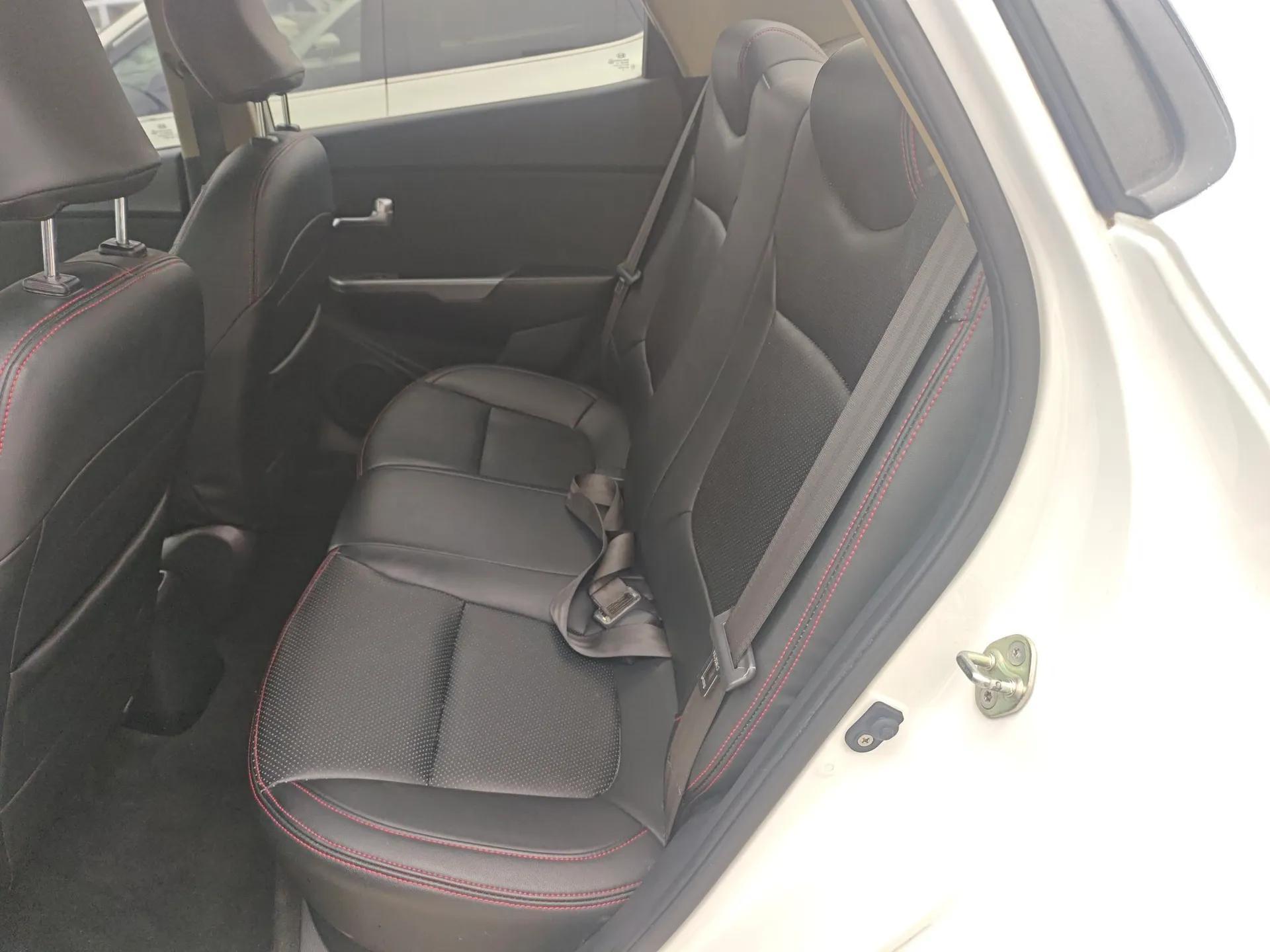 Kia K2 2015 Sedan 1.4L Automatic GLS — миниатюра 20