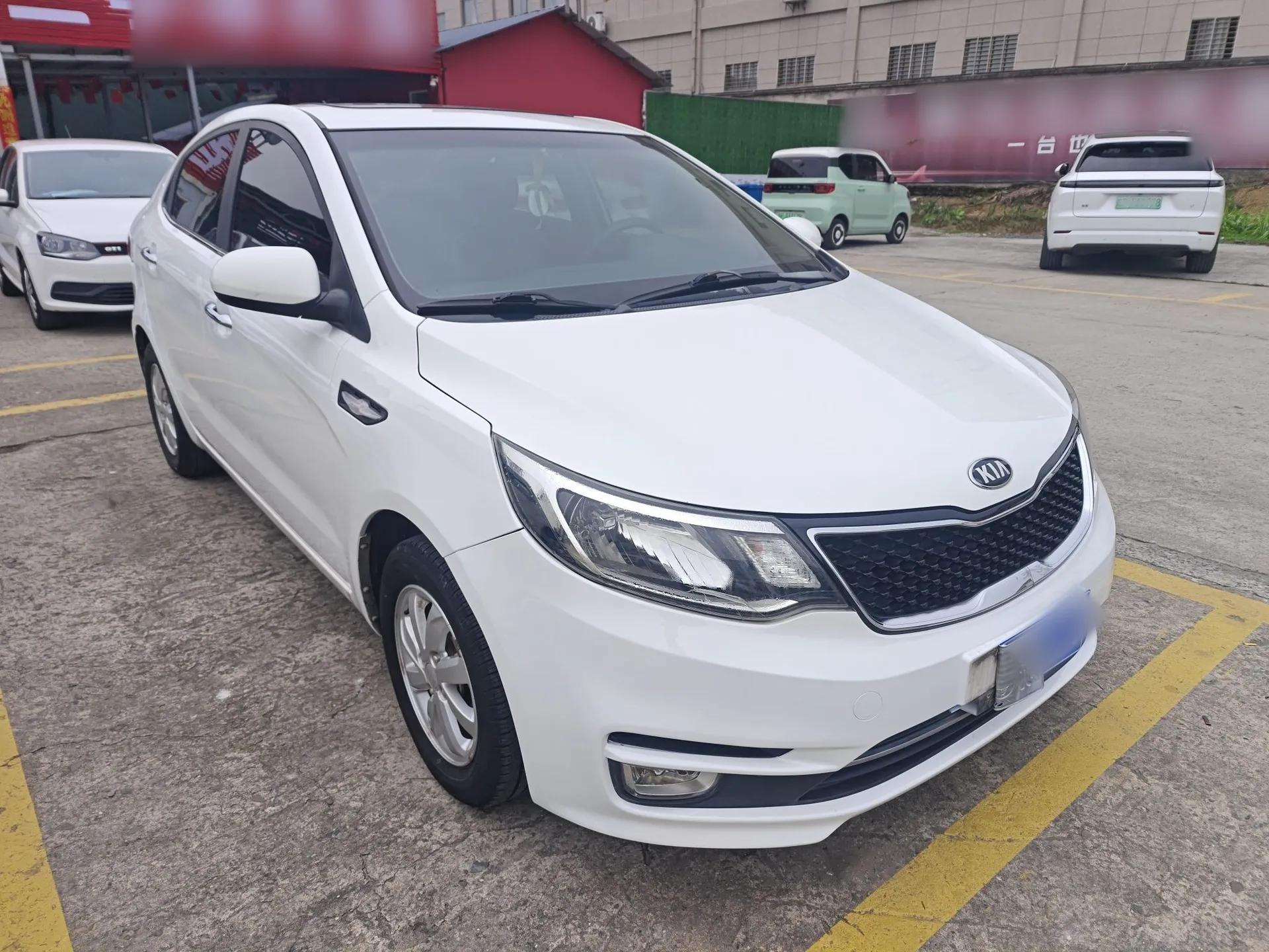 Kia K2 2015 Sedan 1.4L Automatic GLS — миниатюра 3