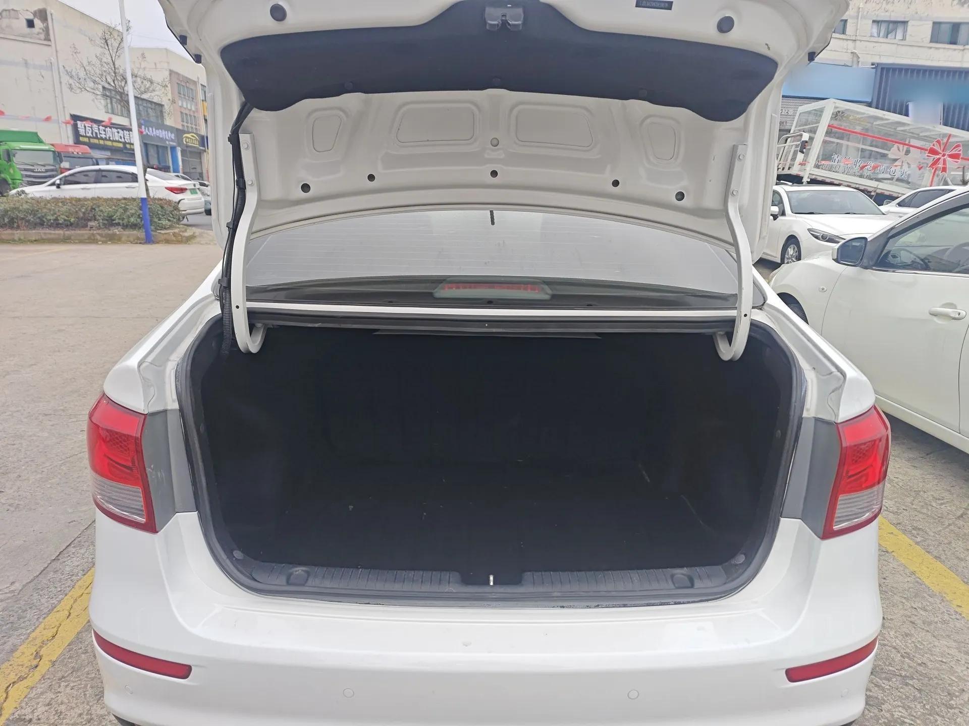 Kia K2 2015 Sedan 1.4L Automatic GLS — миниатюра 22