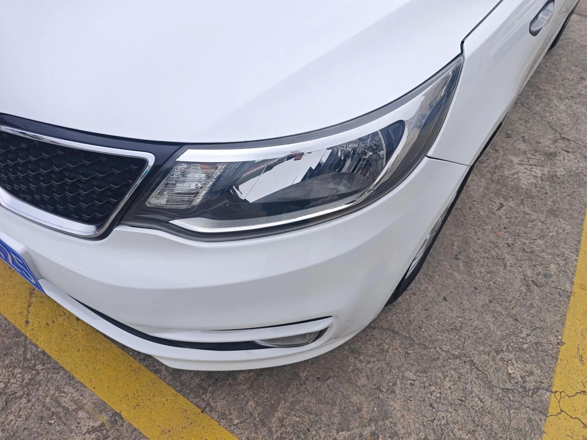 Kia K2 2015 Sedan 1.4L Automatic GLS — миниатюра 9