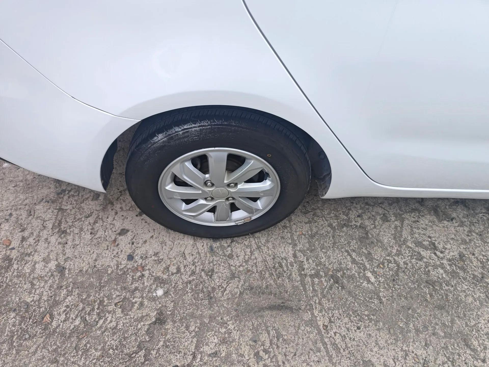 Kia K2 2015 Sedan 1.4L Automatic GLS — миниатюра 10