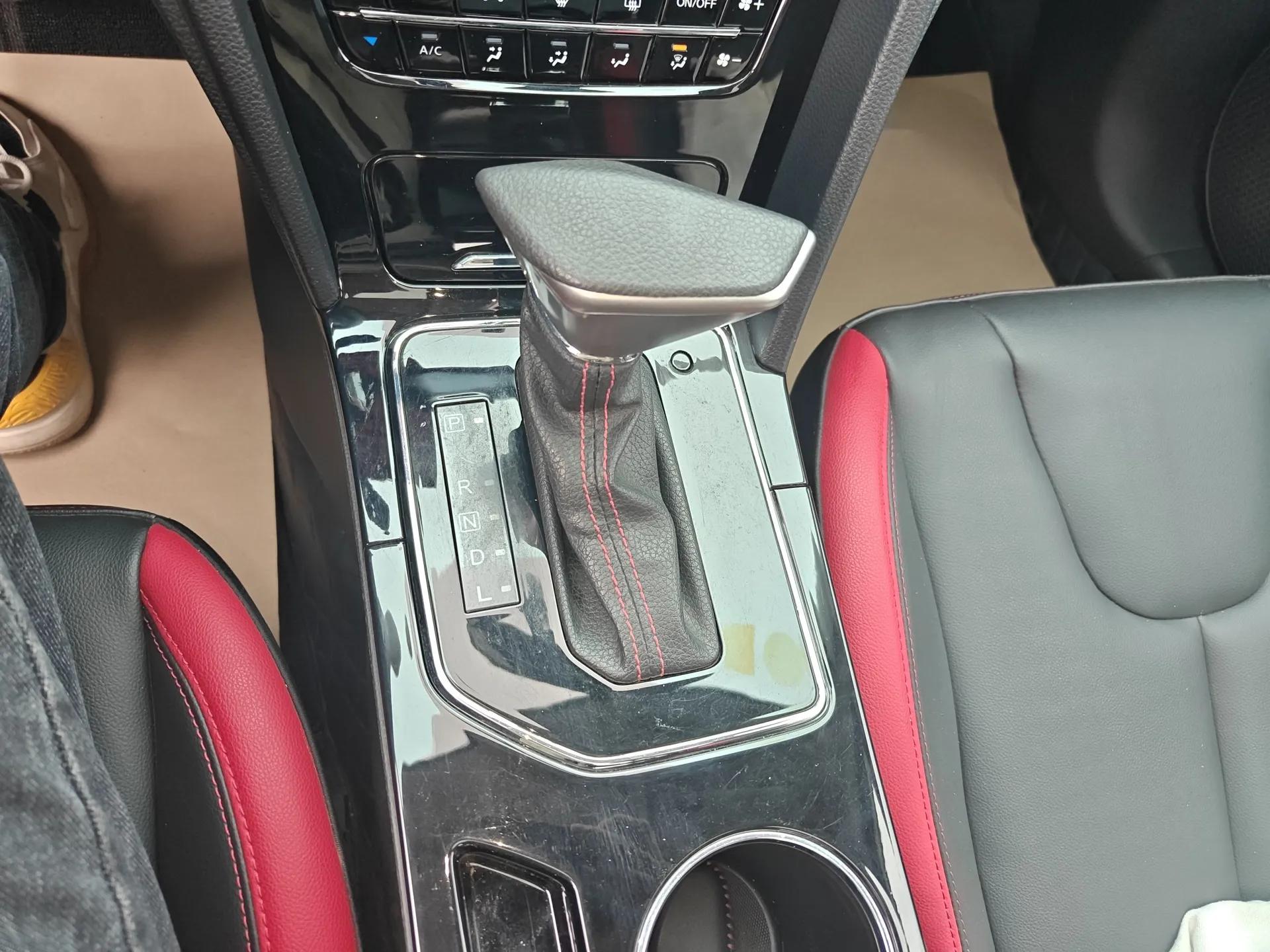 Venucia D60 2020 1.6L XL CVT Enjoyment Edition — миниатюра 17