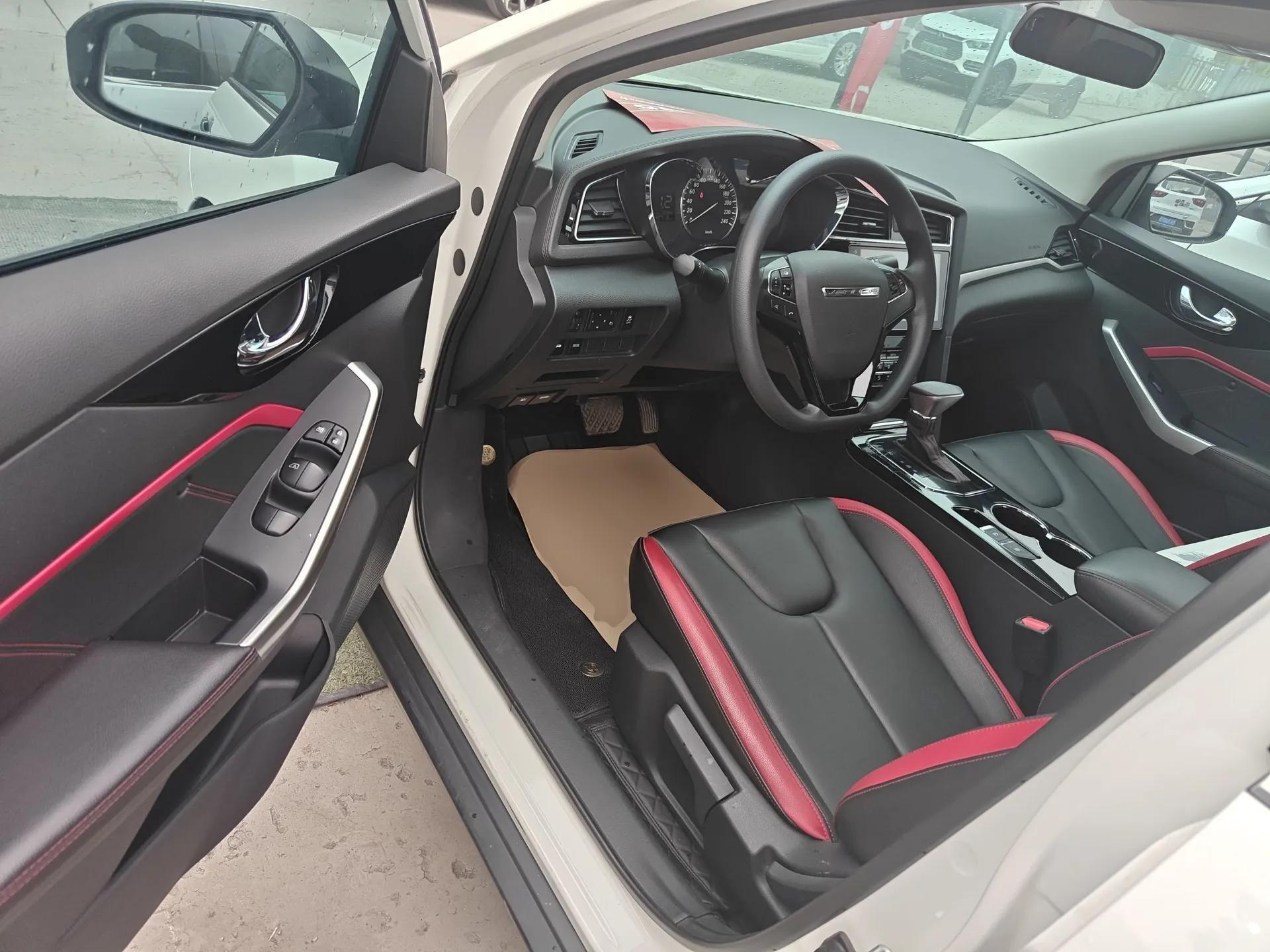 Venucia D60 2020 1.6L XL CVT Enjoyment Edition — миниатюра 19
