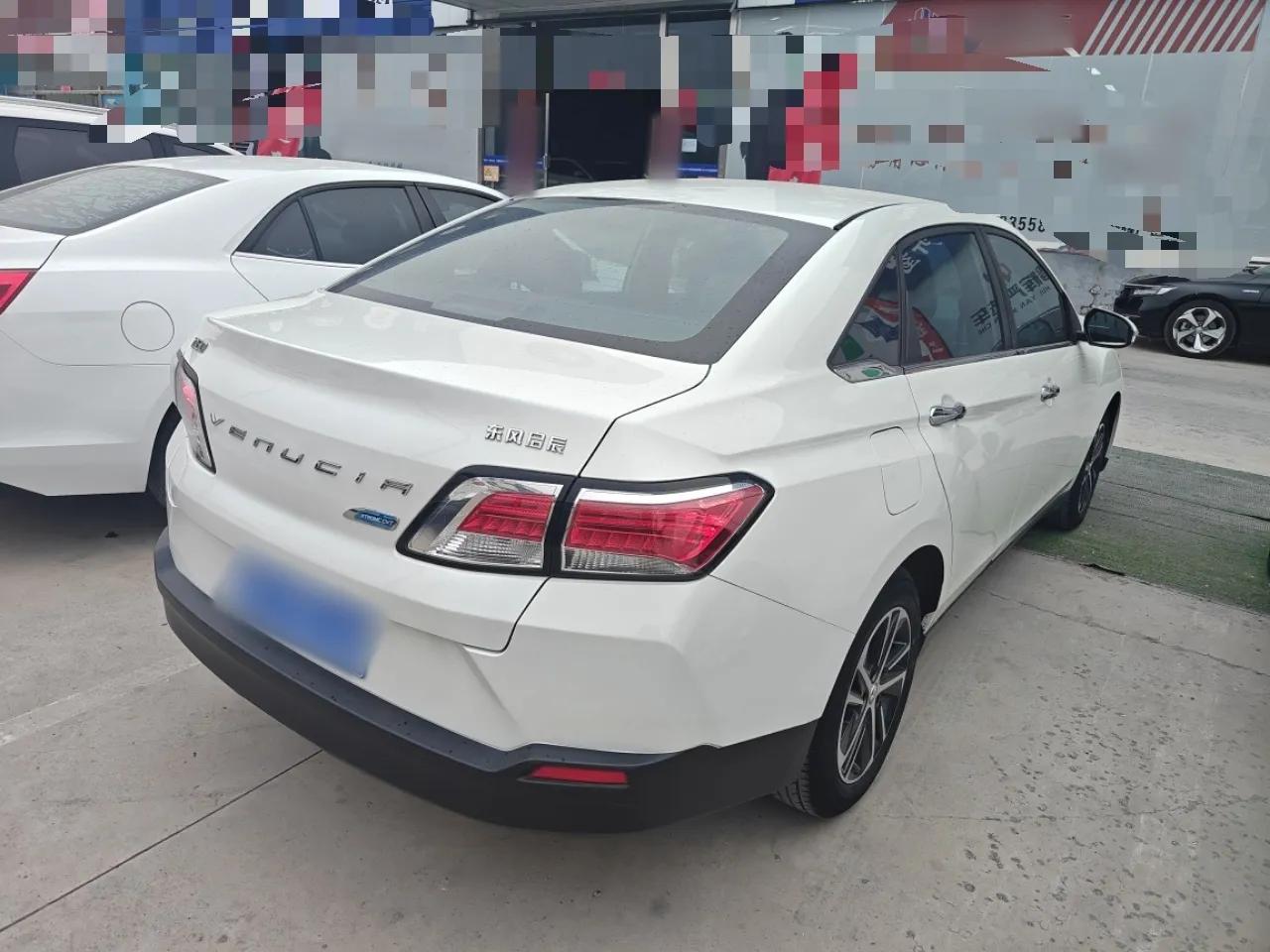 Venucia D60 2020 1.6L XL CVT Enjoyment Edition — миниатюра 6