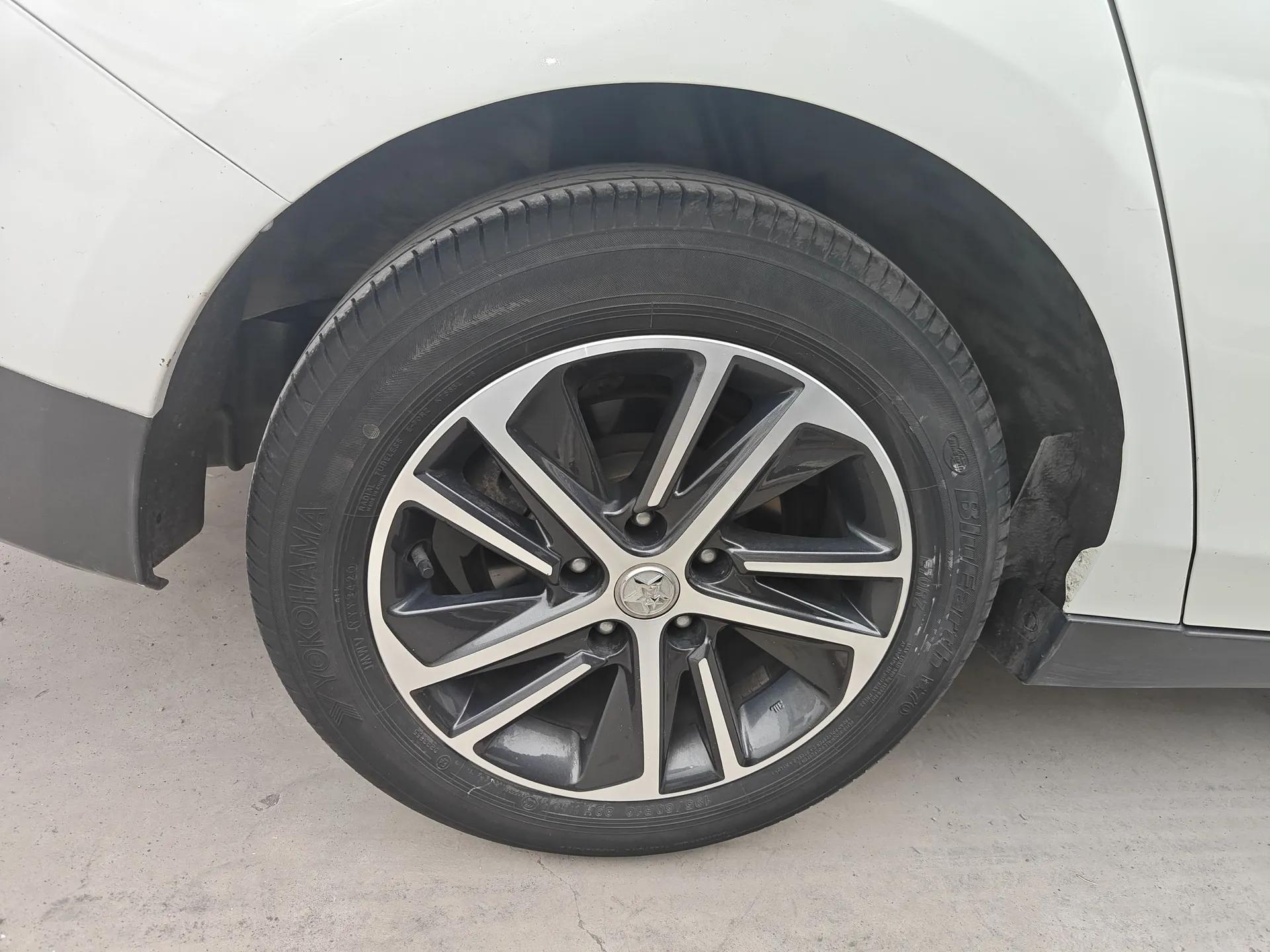 Venucia D60 2020 1.6L XL CVT Enjoyment Edition — миниатюра 10