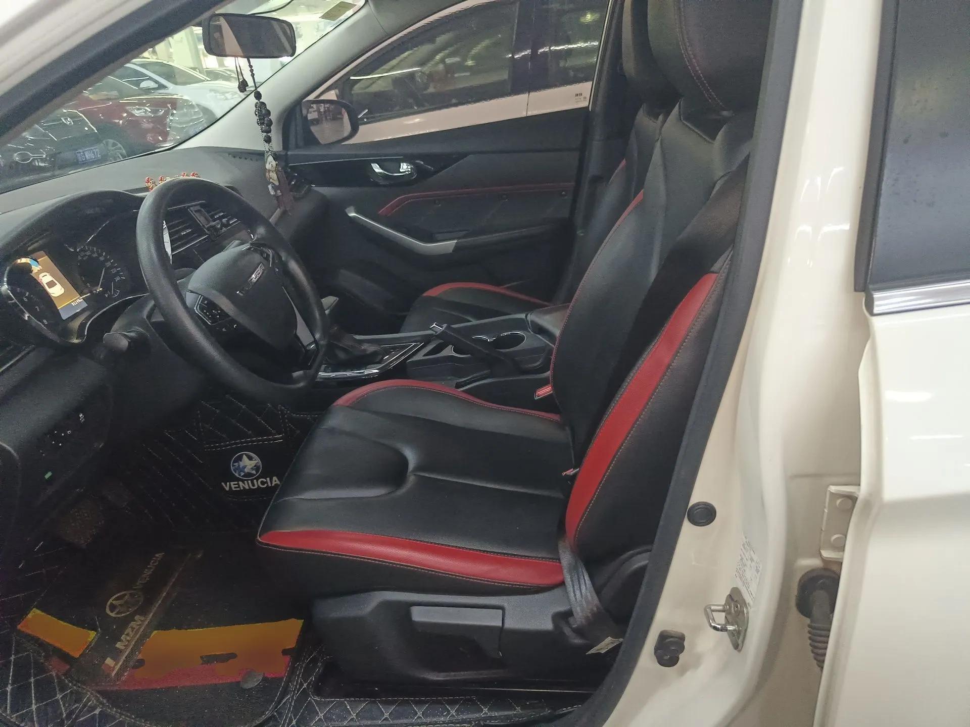 Venucia D60 2018 1.6L CVT Smart Connect Elite Edition — миниатюра 18