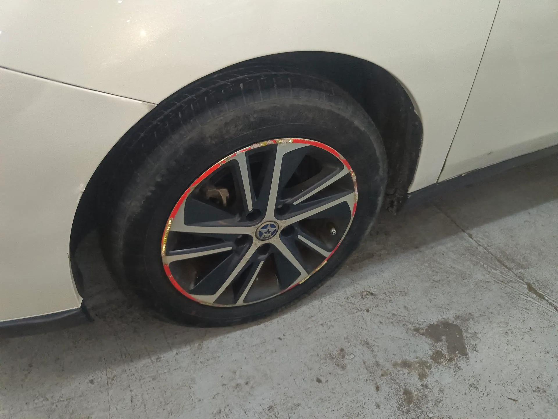 Venucia D60 2018 1.6L CVT Smart Connect Elite Edition — миниатюра 8