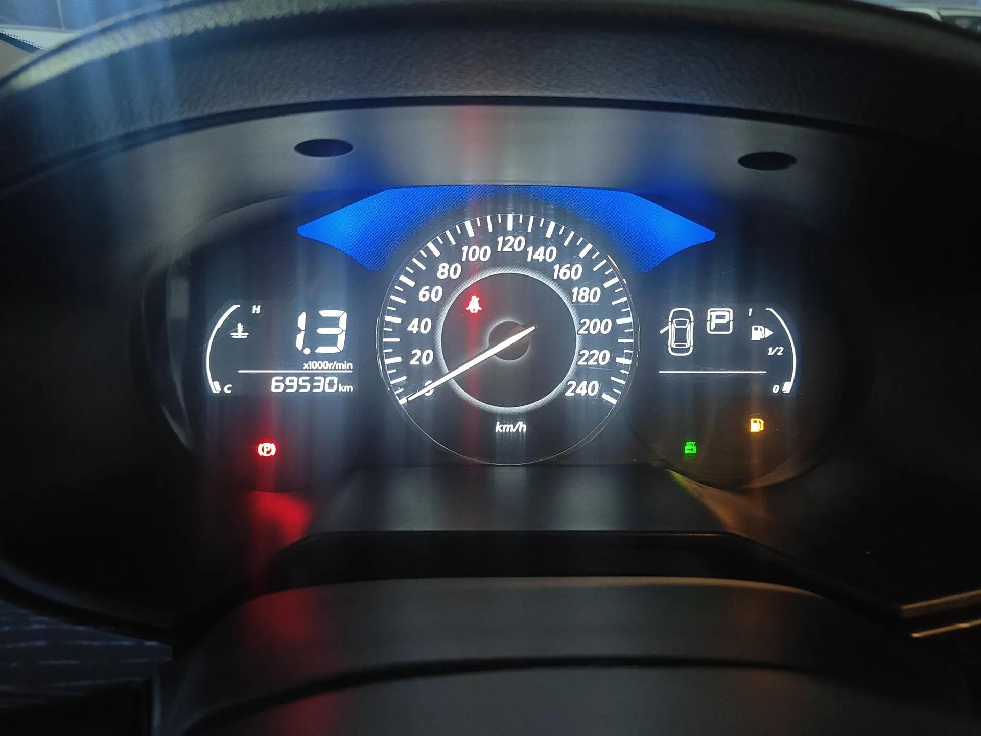 Venucia D60 2021 PLUS 1.6L XL CVT Yue Ling Edition — миниатюра 15