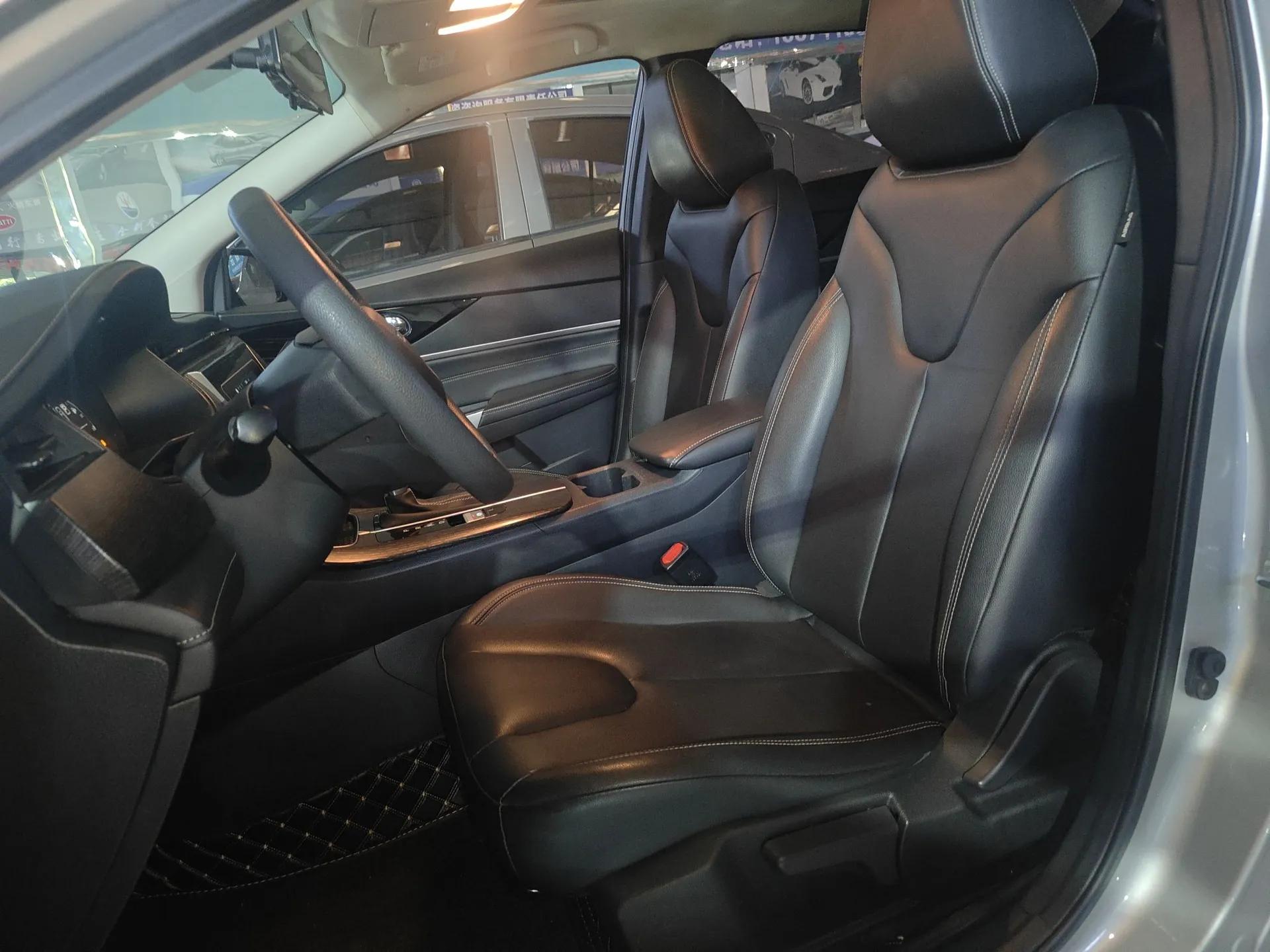 Venucia D60 2021 PLUS 1.6L XL CVT Yue Ling Edition — миниатюра 18
