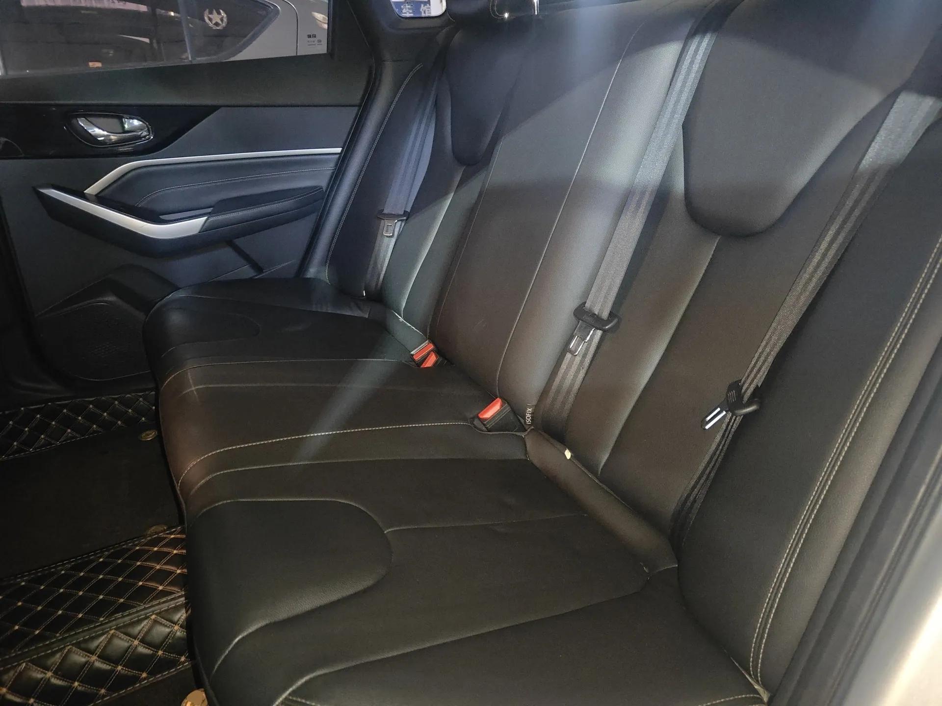 Venucia D60 2021 PLUS 1.6L XL CVT Yue Ling Edition — миниатюра 20
