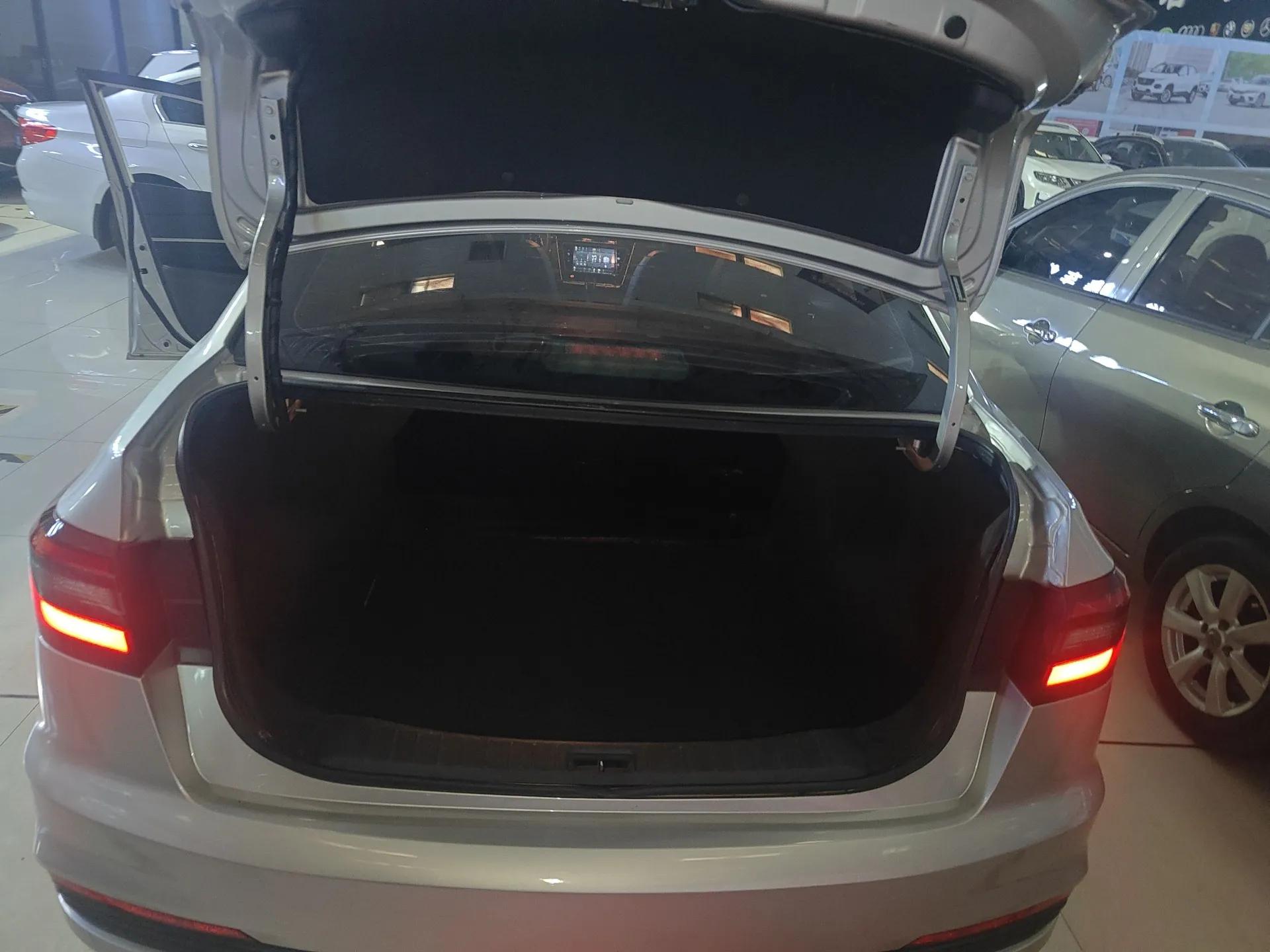 Venucia D60 2021 PLUS 1.6L XL CVT Yue Ling Edition — миниатюра 22