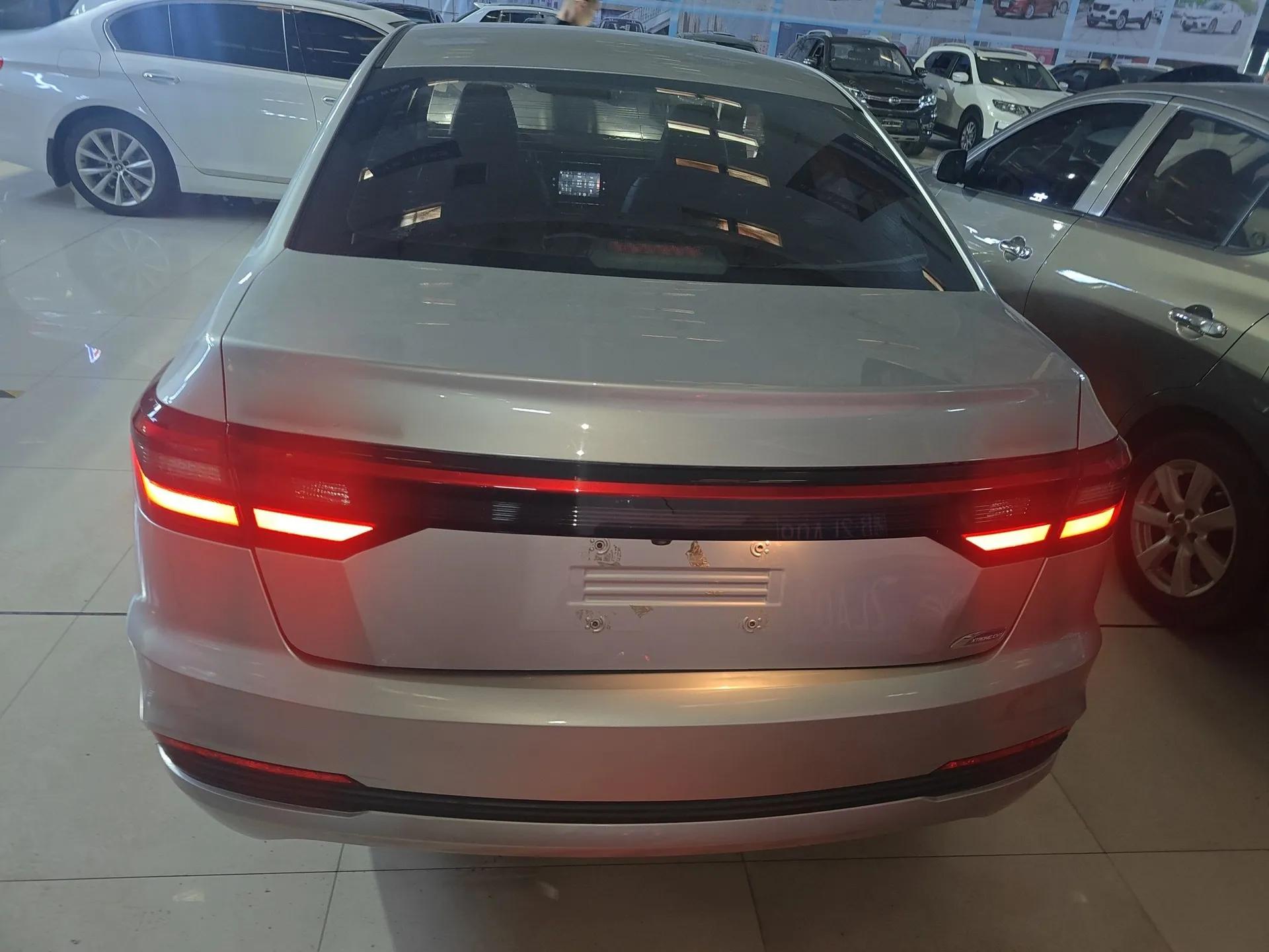 Venucia D60 2021 PLUS 1.6L XL CVT Yue Ling Edition — миниатюра 5