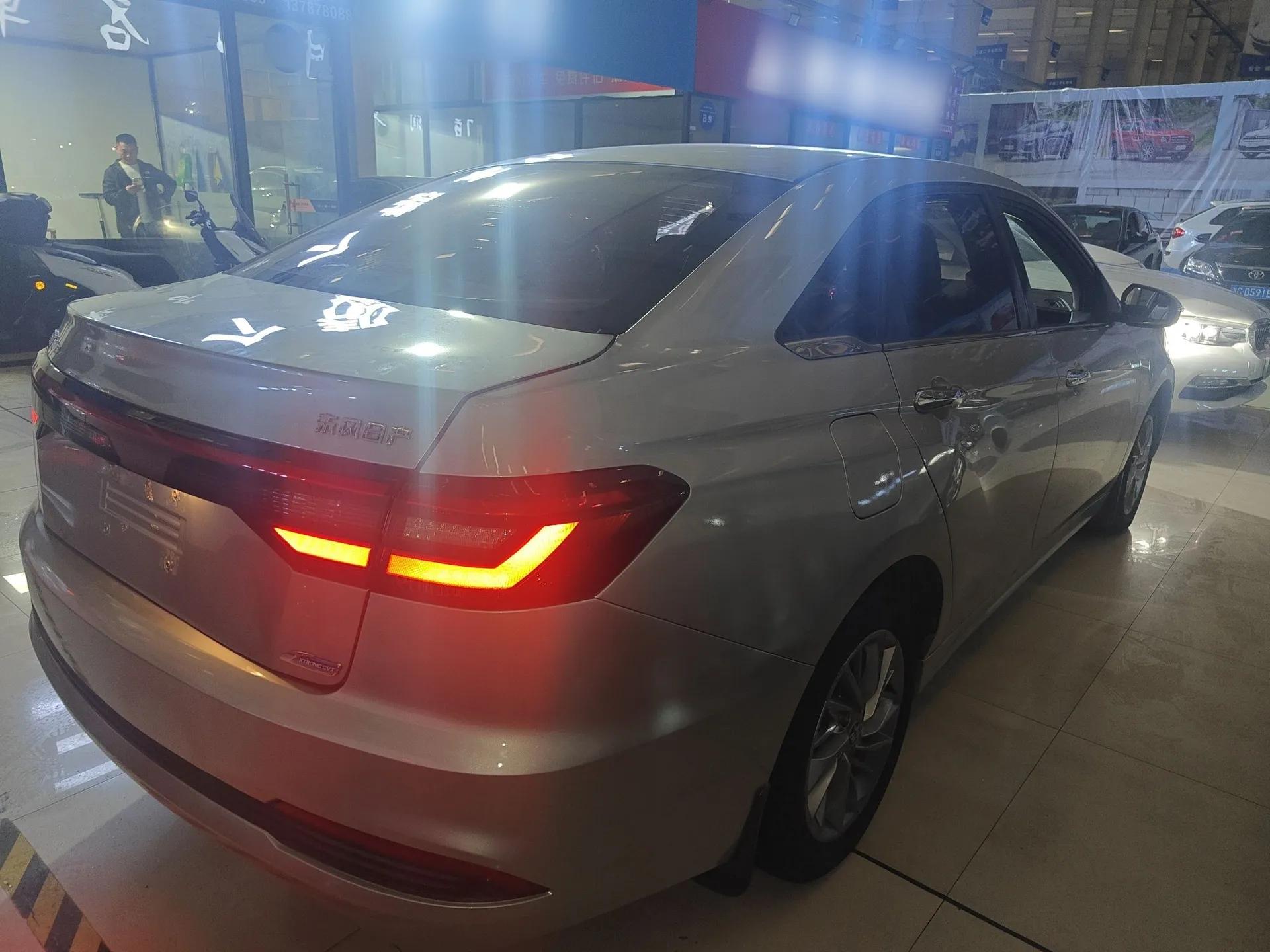 Venucia D60 2021 PLUS 1.6L XL CVT Yue Ling Edition — миниатюра 6