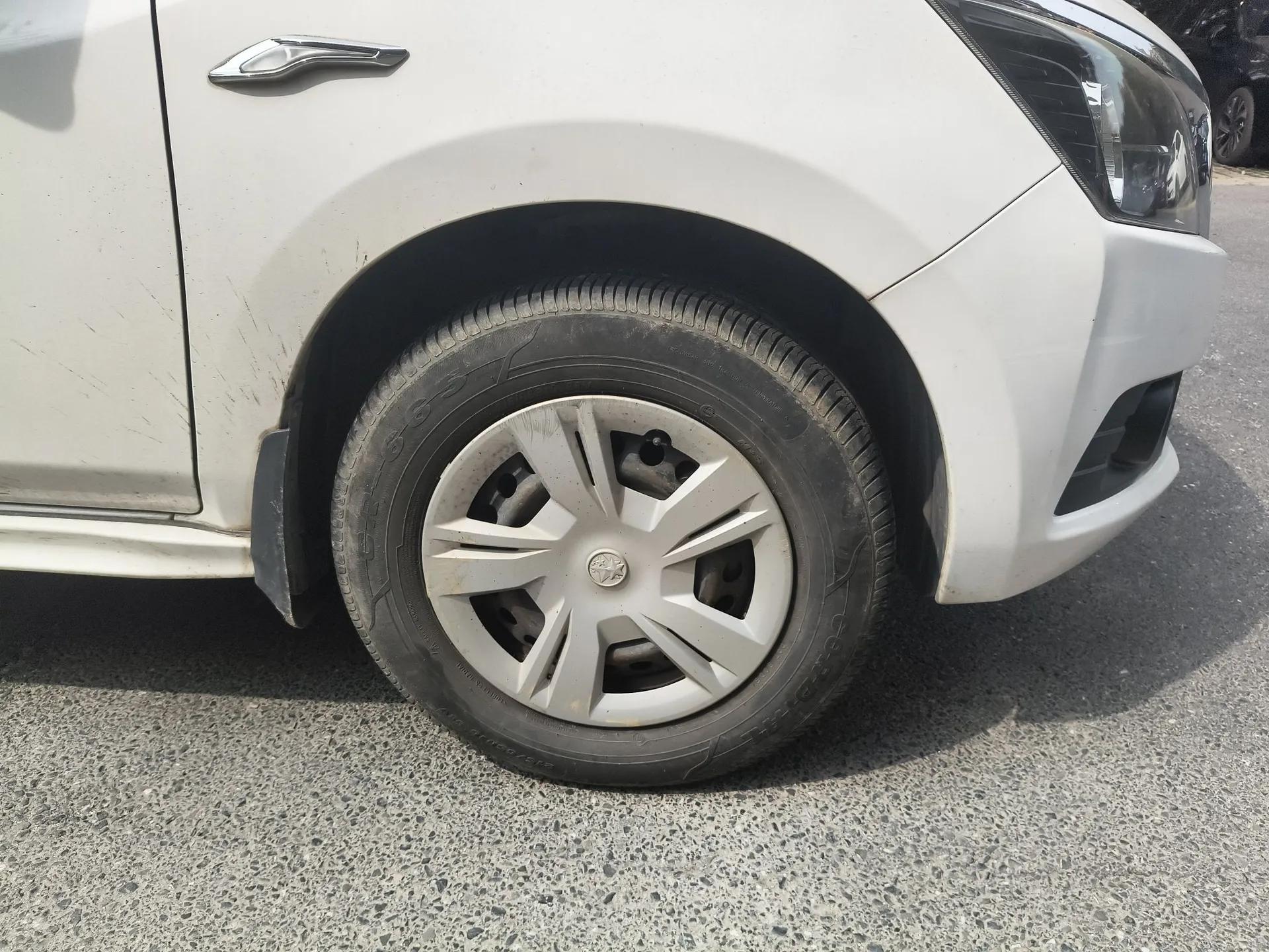 Venucia T70 2015 1.6L Manual Ruixing Edition — миниатюра 2
