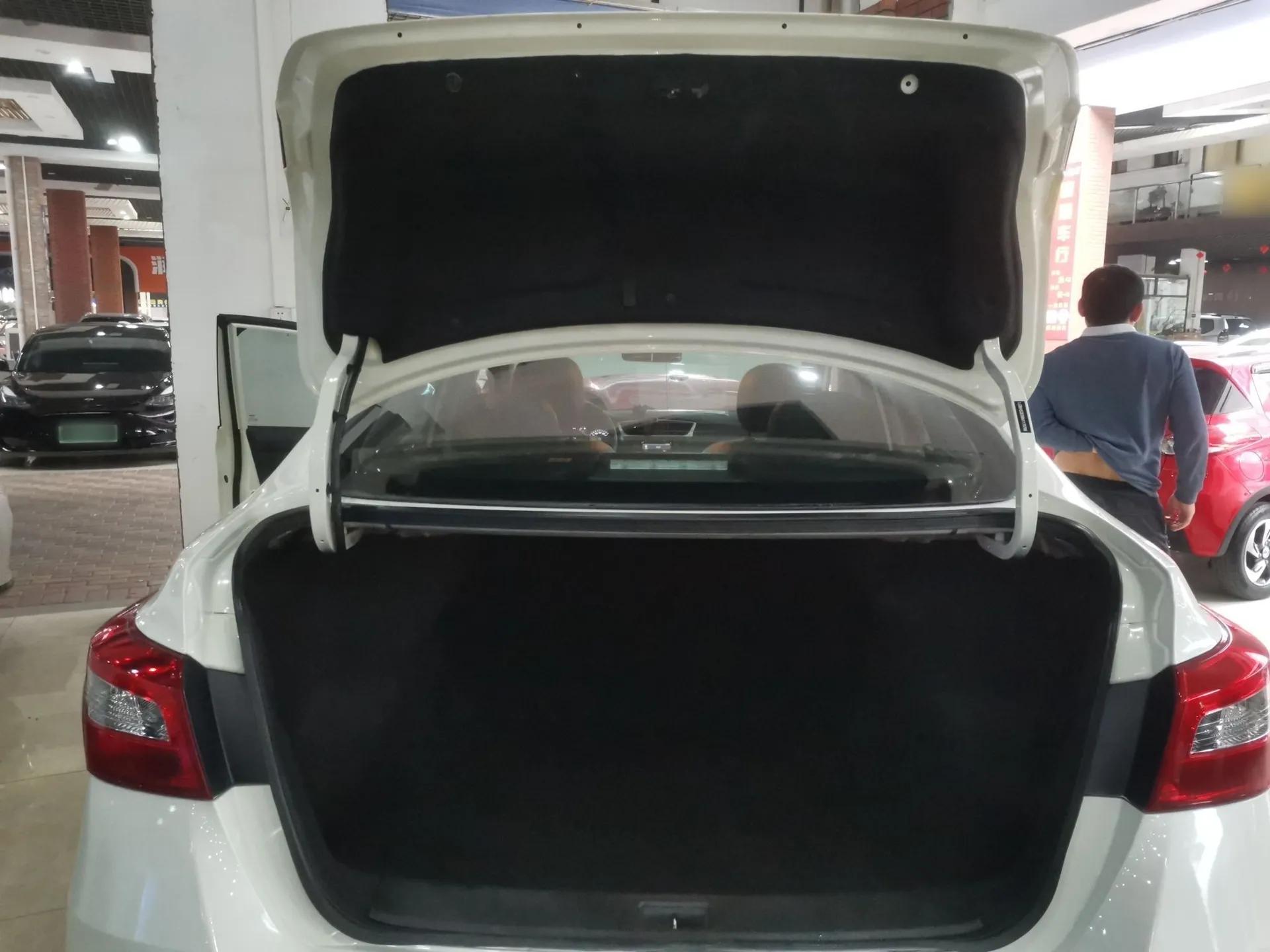 Nissan Sylphy 2022 Classic 1.6XE CVT Comfort Edition — миниатюра 21