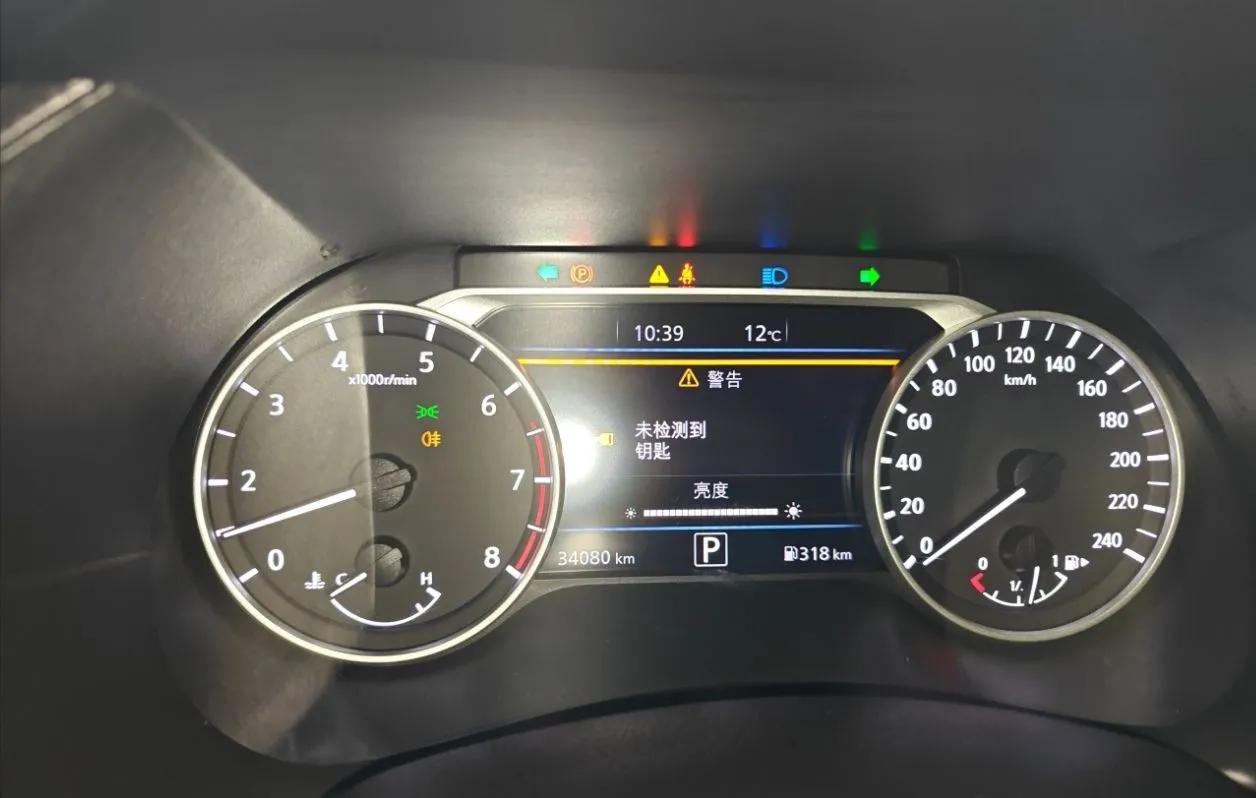 Nissan Sylphy 2023 1.6L CVT Enjoyment Edition — миниатюра 15