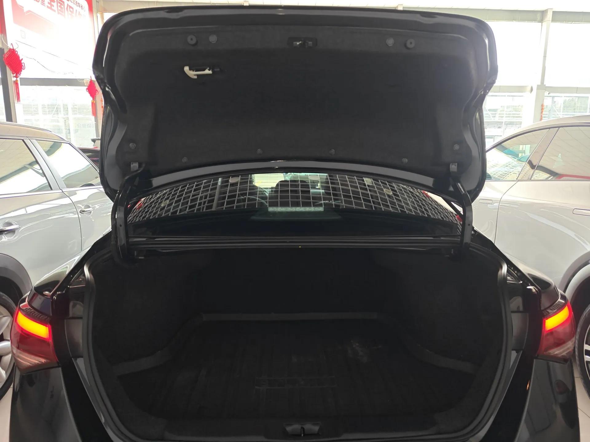 Nissan Sylphy 2023 1.6L CVT Enjoyment Edition — миниатюра 22