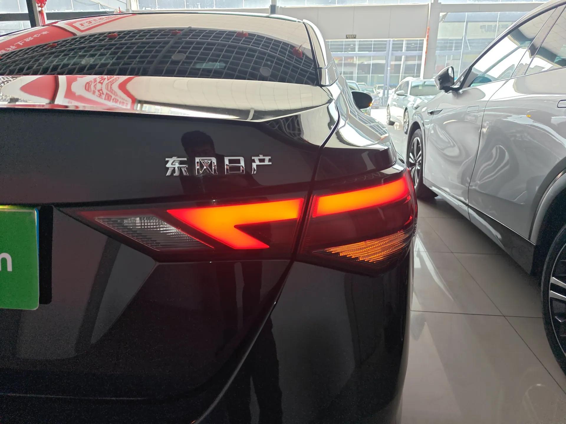 Nissan Sylphy 2023 1.6L CVT Enjoyment Edition — миниатюра 8