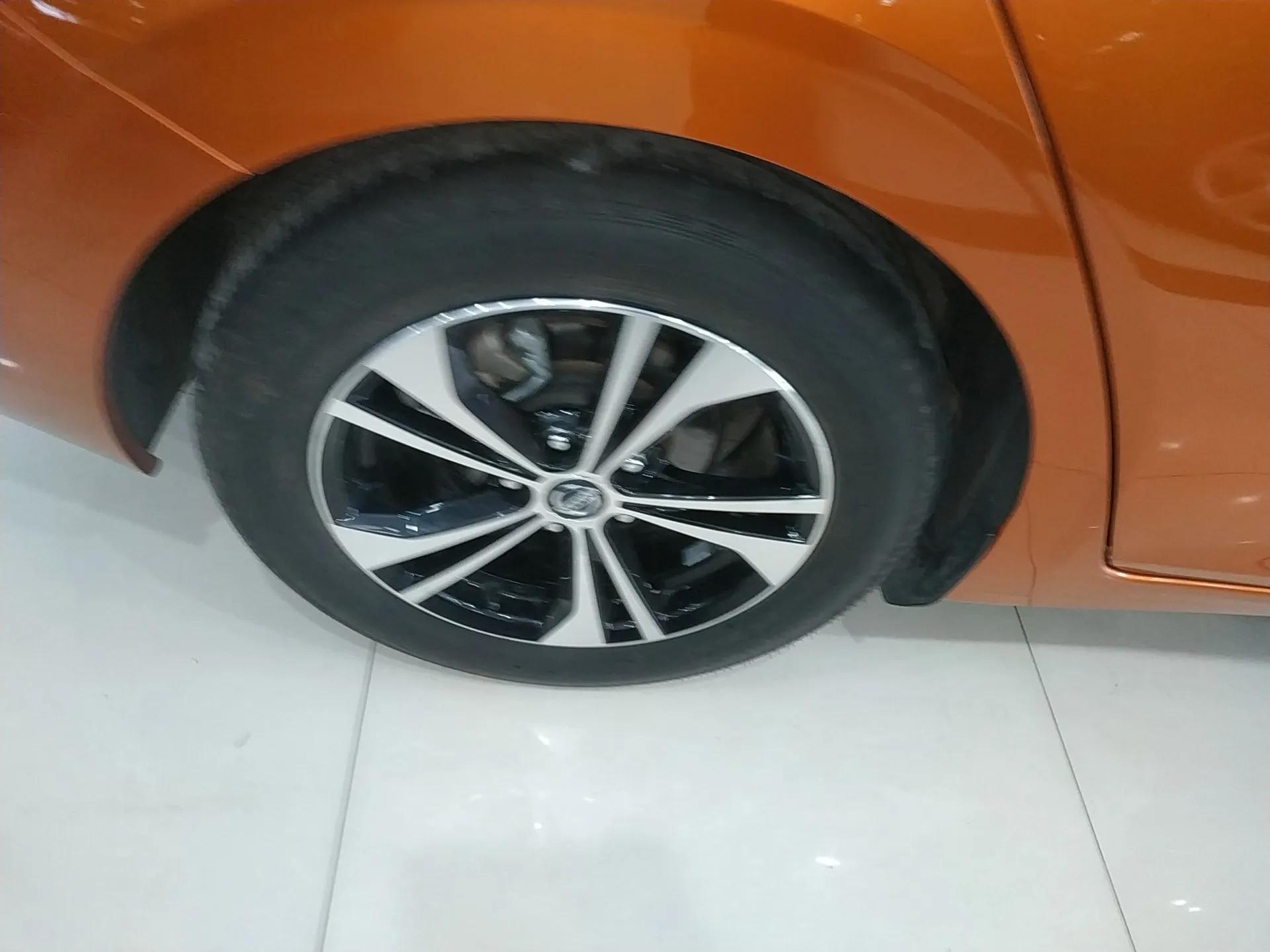 Nissan Sylphy 2020 1.6L XL CVT Enjoyment Edition — миниатюра 10