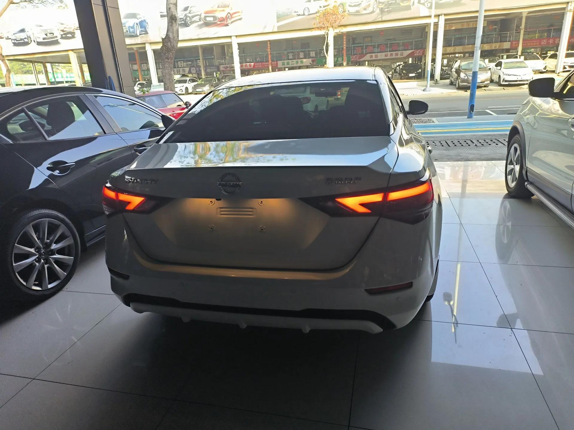 Nissan Sylphy 2021 1.6L XL CVT Smart Enjoyment Edition — миниатюра 3