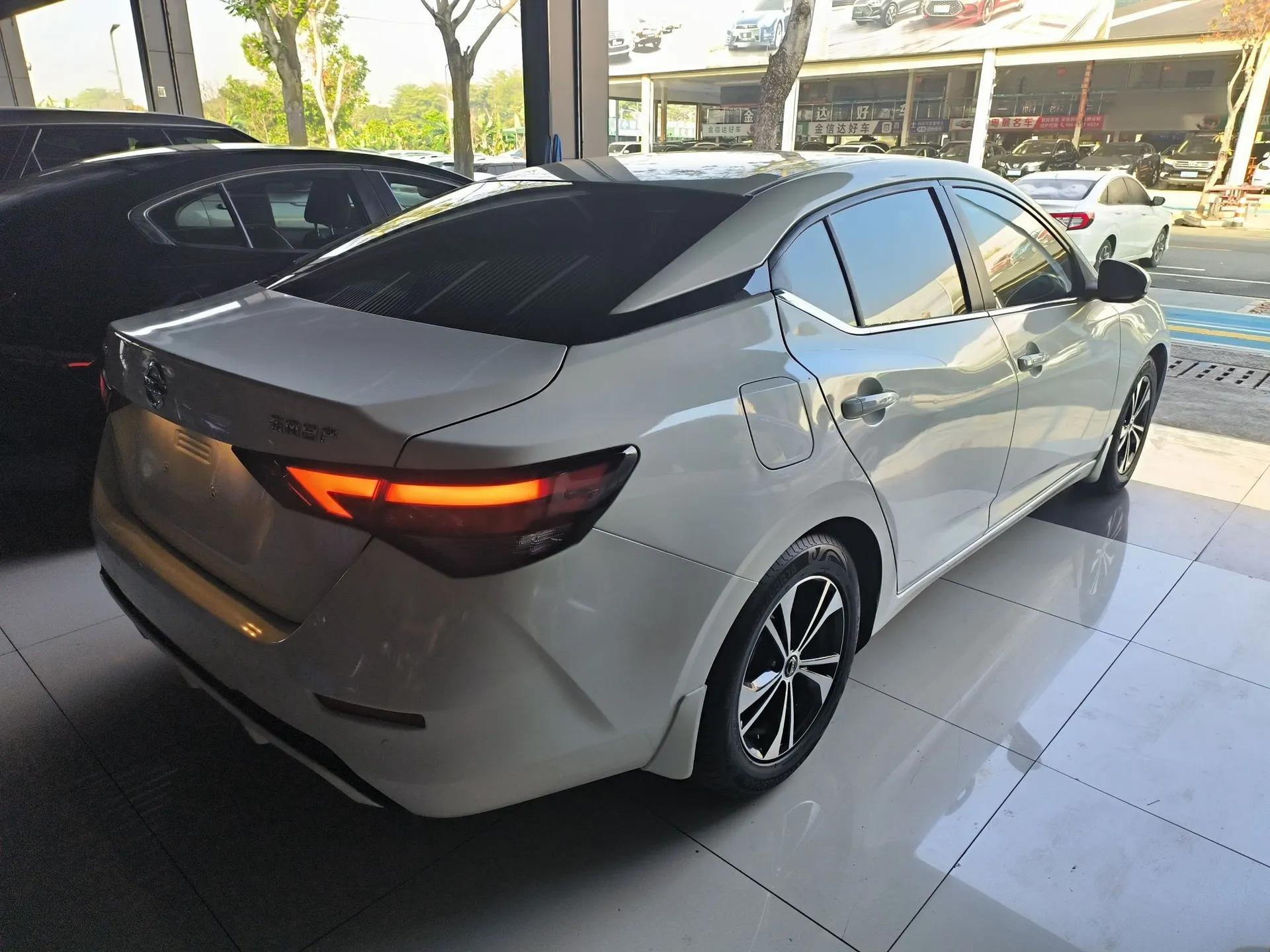 Nissan Sylphy 2021 1.6L XL CVT Smart Enjoyment Edition — миниатюра 4