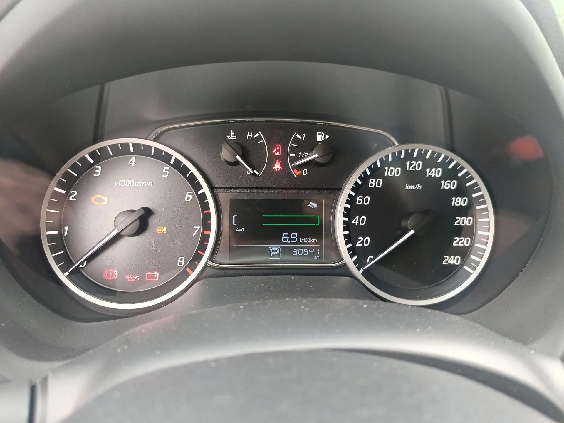 Nissan Sylphy 2022 Classic 1.6XE CVT Comfort Edition — миниатюра 12