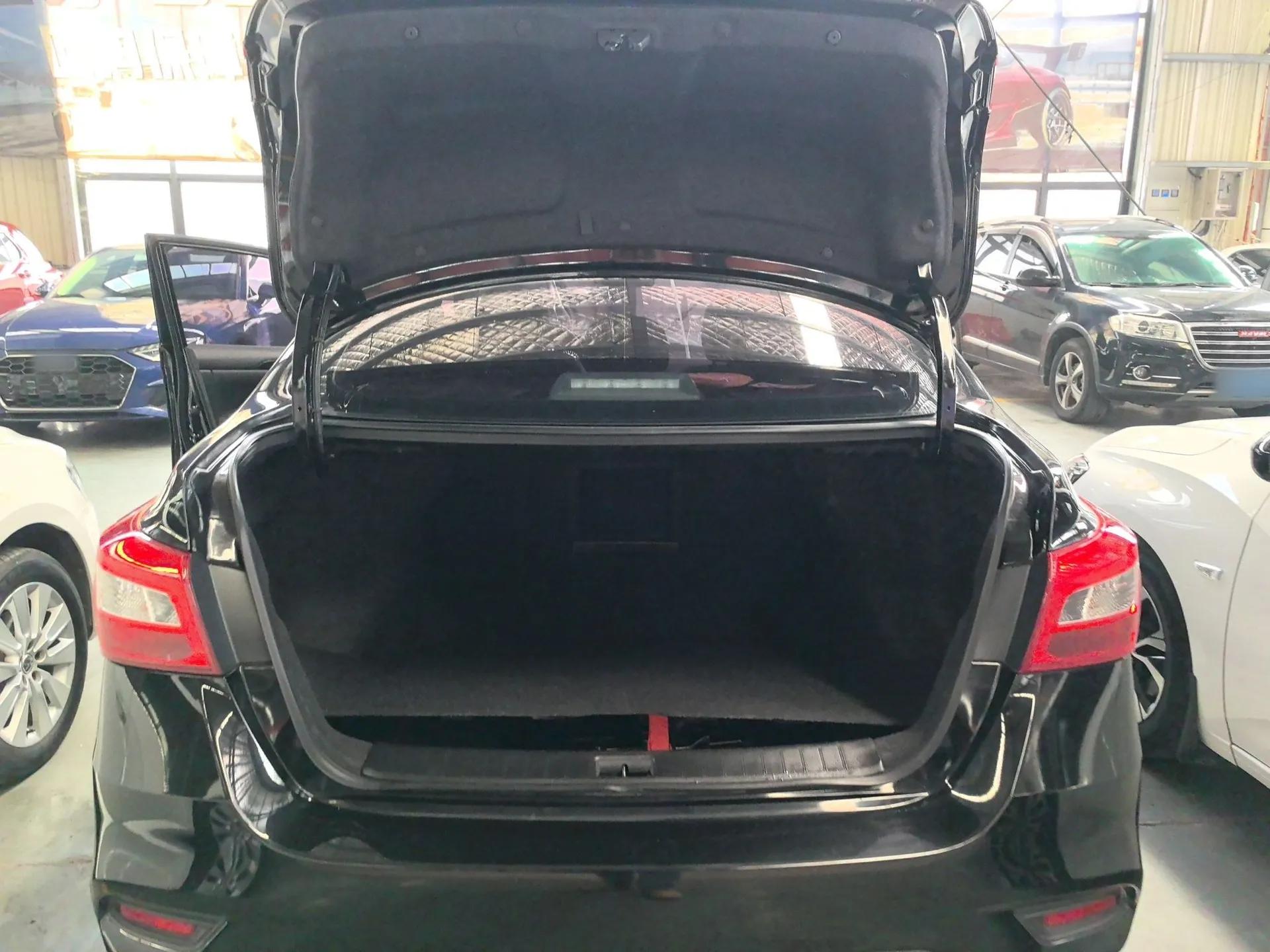 Nissan Sylphy 2022 Classic 1.6XL CVT Luxury Edition — миниатюра 22