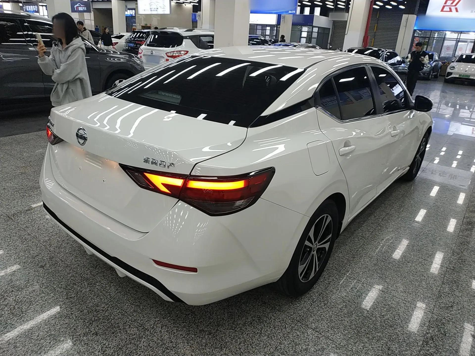 Nissan Sylphy 2021 1.6L XL CVT Smart Enjoyment Edition — миниатюра 6