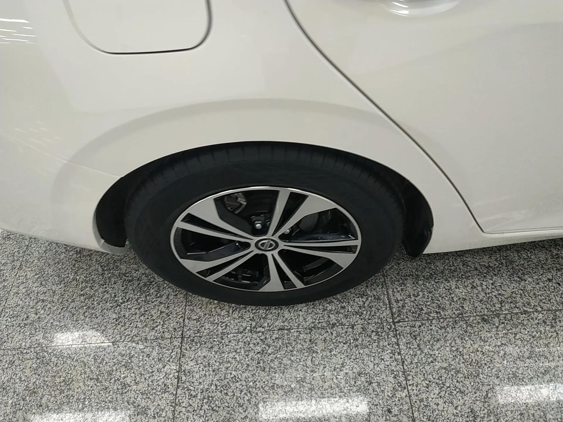 Nissan Sylphy 2021 1.6L XL CVT Smart Enjoyment Edition — миниатюра 10
