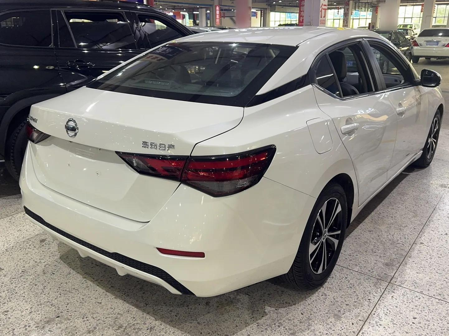 Nissan Sylphy 2021 1.6L XL CVT Enjoyment Edition — миниатюра 3