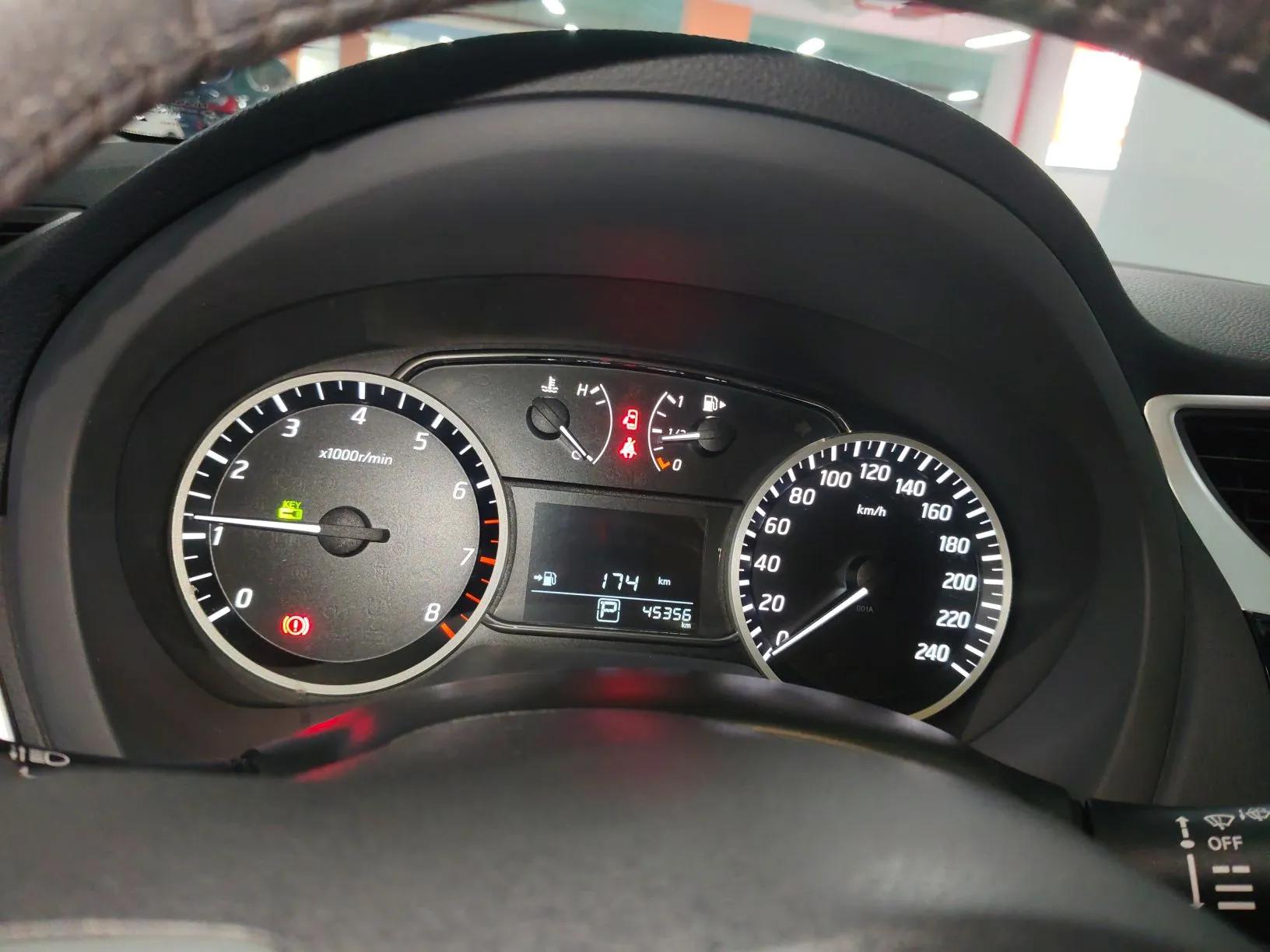 Nissan Sylphy 2019 1.6XV CVT Smart Connect Luxury Edition China VI Standard — миниатюра 15