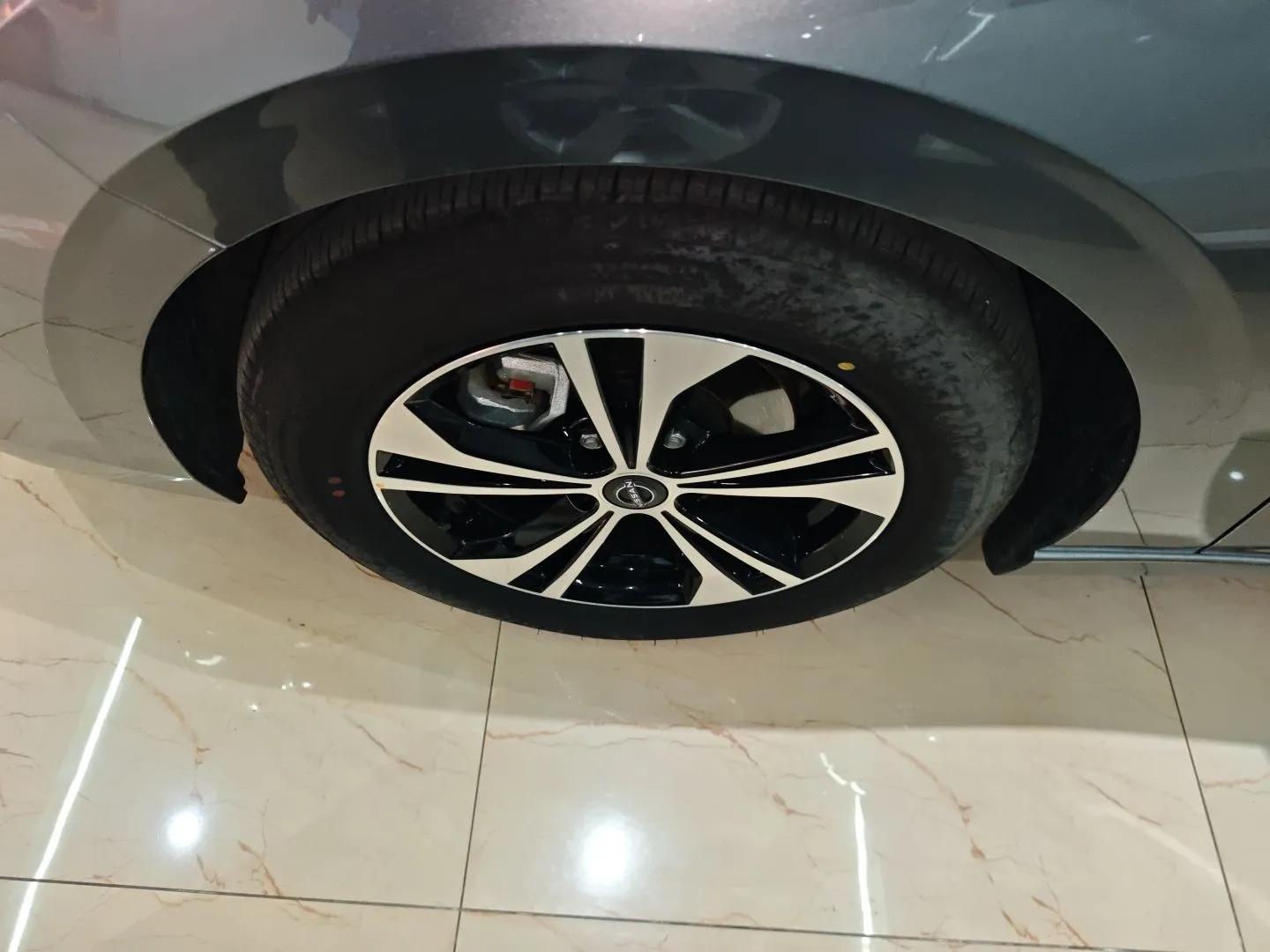 Nissan Sylphy 2023 Revised 1.6L CVT Enjoyment Edition — миниатюра 9