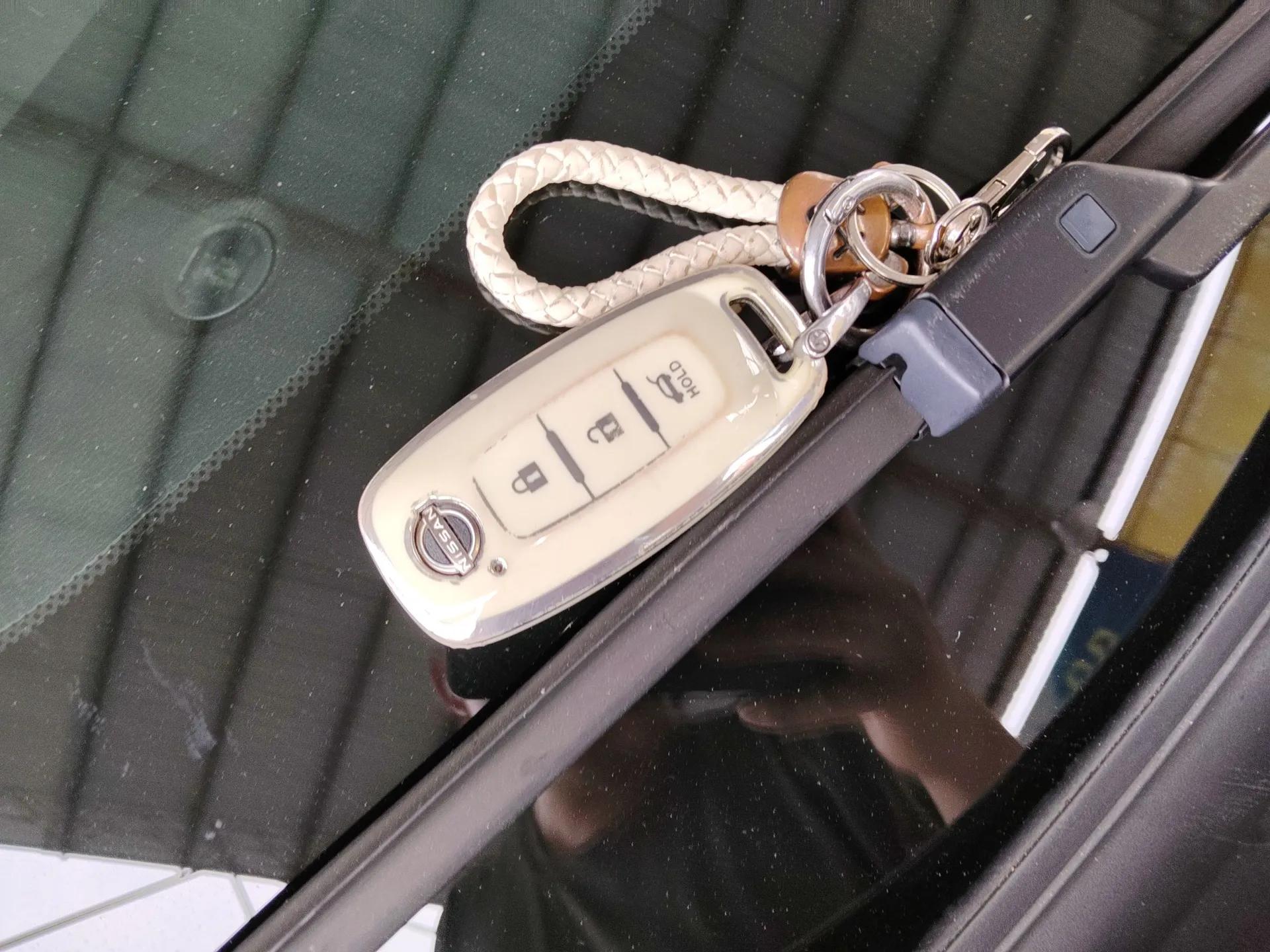 Nissan Sylphy 2023 1.6L CVT Enjoyment Edition — миниатюра 12