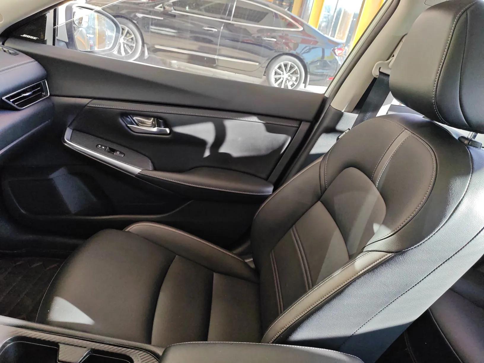 Nissan Sylphy 2022 1.6L XL CVT Enjoyment Edition — миниатюра 15