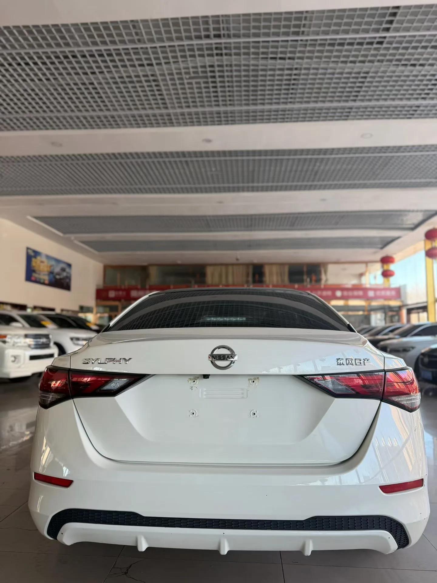 Nissan Sylphy 2022 1.6L XL CVT Enjoyment Edition — миниатюра 3