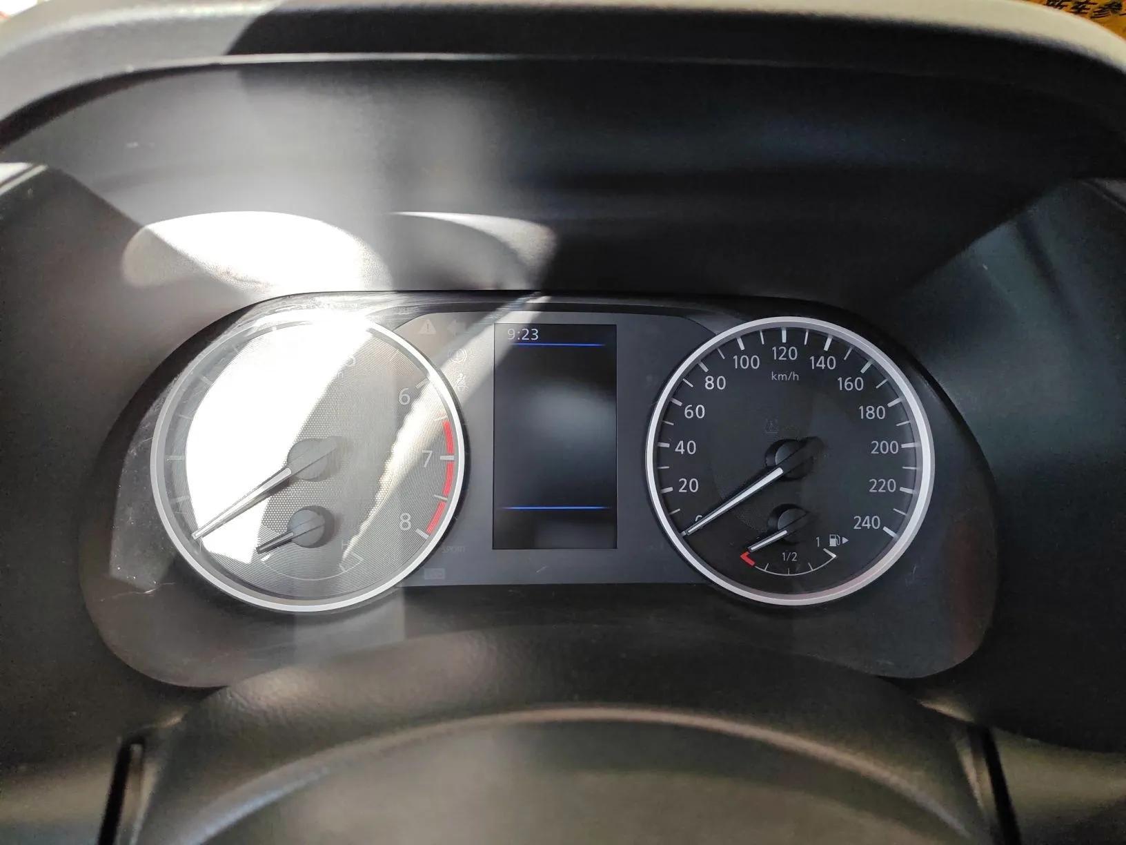 Nissan Sylphy 2022 1.6L XL CVT Enjoyment Edition — миниатюра 8