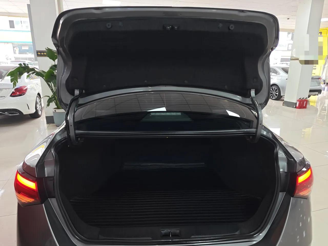 Nissan Sylphy 2023 1.6L CVT Enjoyment Edition — миниатюра 22