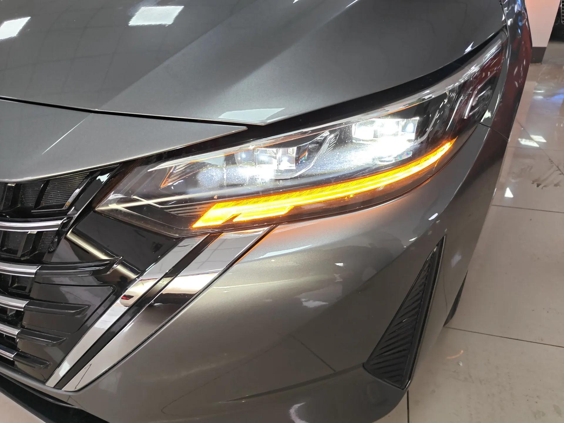 Nissan Sylphy 2023 1.6L CVT Enjoyment Edition — миниатюра 9
