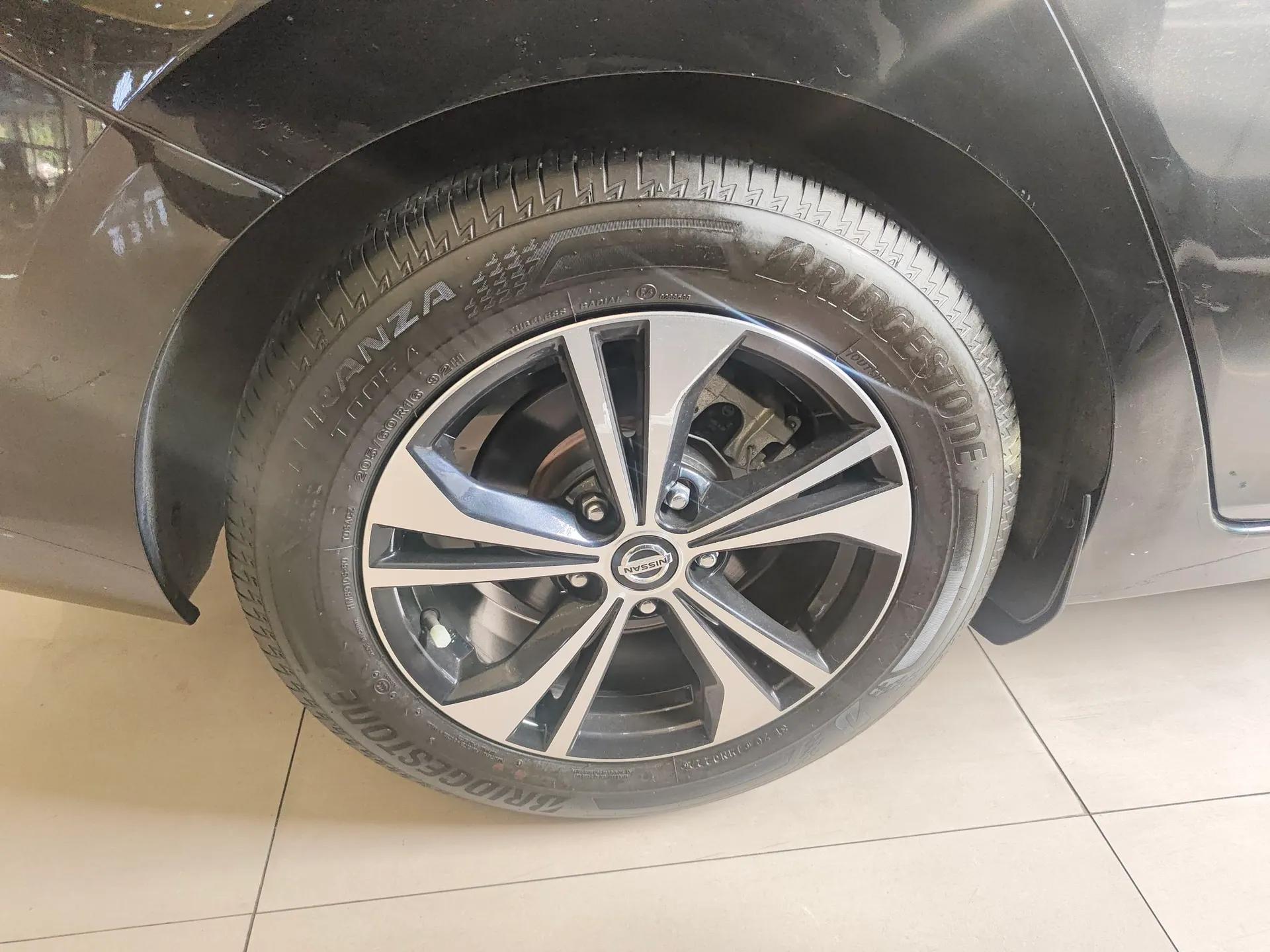 Nissan Sylphy 2022 1.6L XL CVT Enjoyment Edition — миниатюра 10
