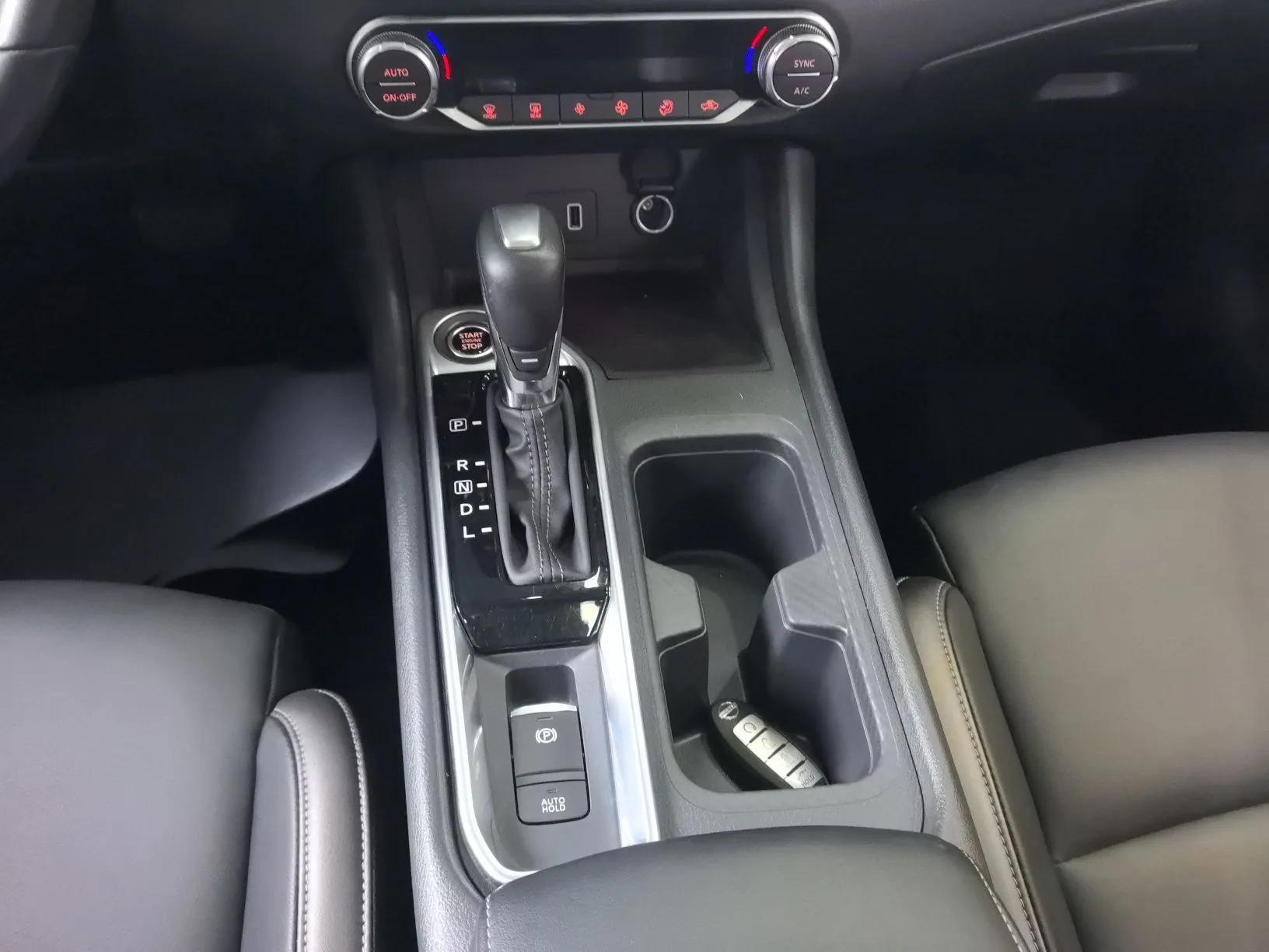 Nissan Sylphy 2022 1.6L XL CVT Enjoyment Edition — миниатюра 16