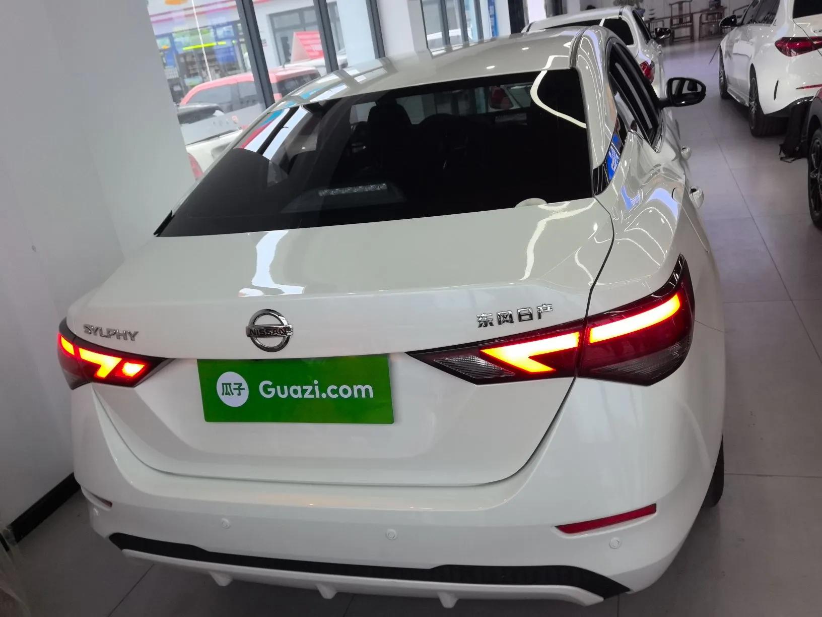 Nissan Sylphy 2022 1.6L XL CVT Enjoyment Edition — миниатюра 3
